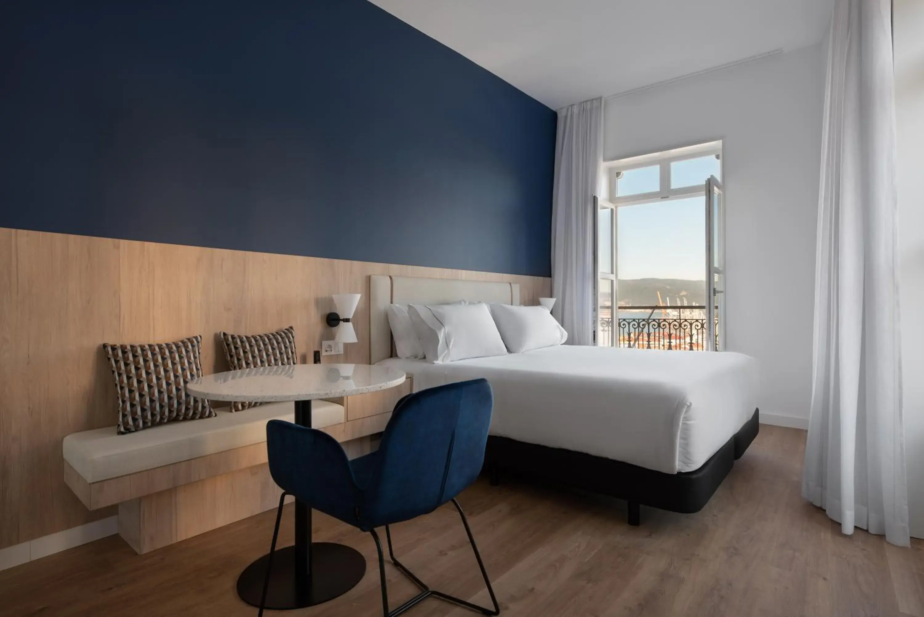 Photo of the whole room, Bed in Exe Vigo Photo of the whole room, Bed in Exe Vigo