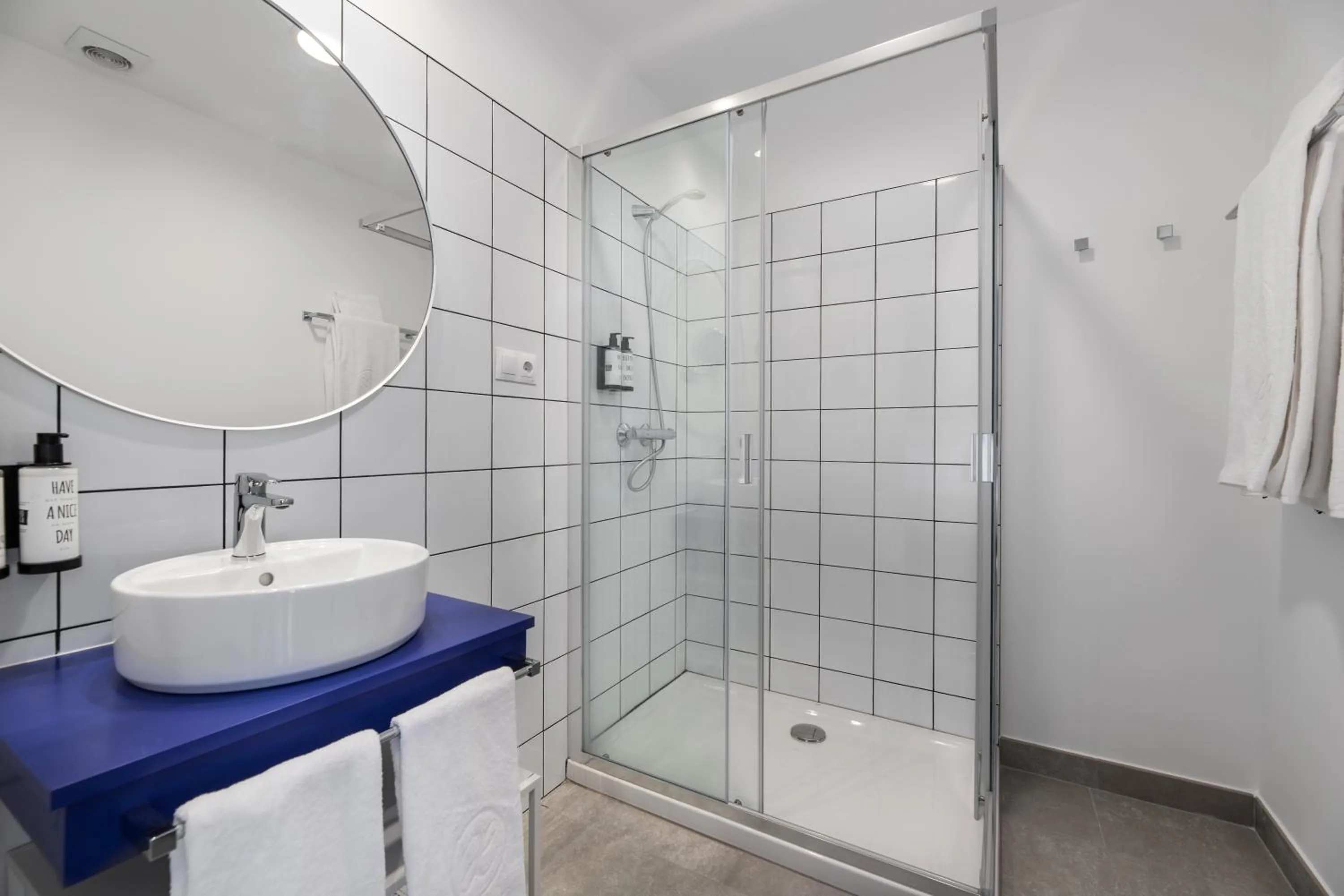 Bathroom in Exe Vigo