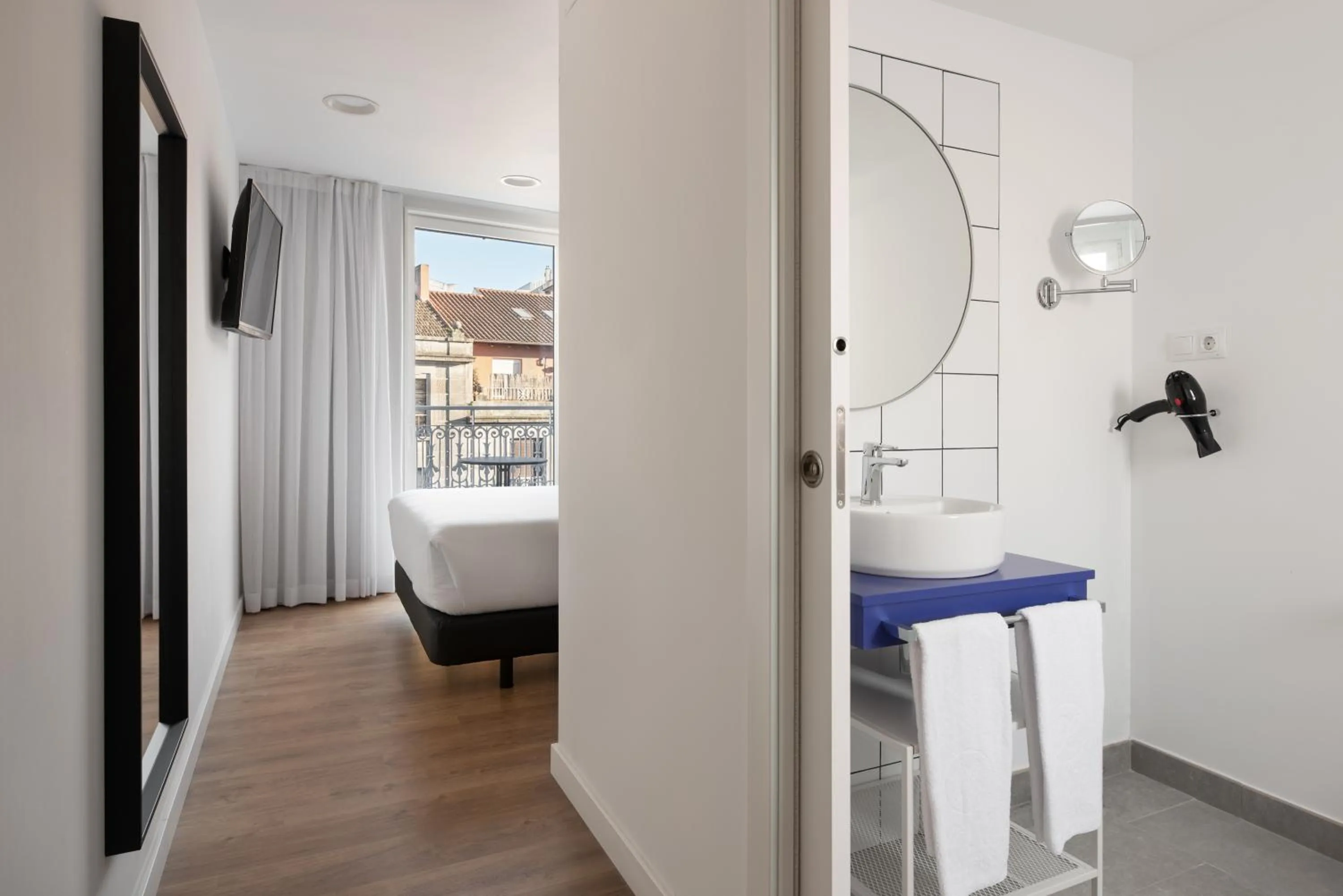 Bathroom, Bed in Exe Vigo