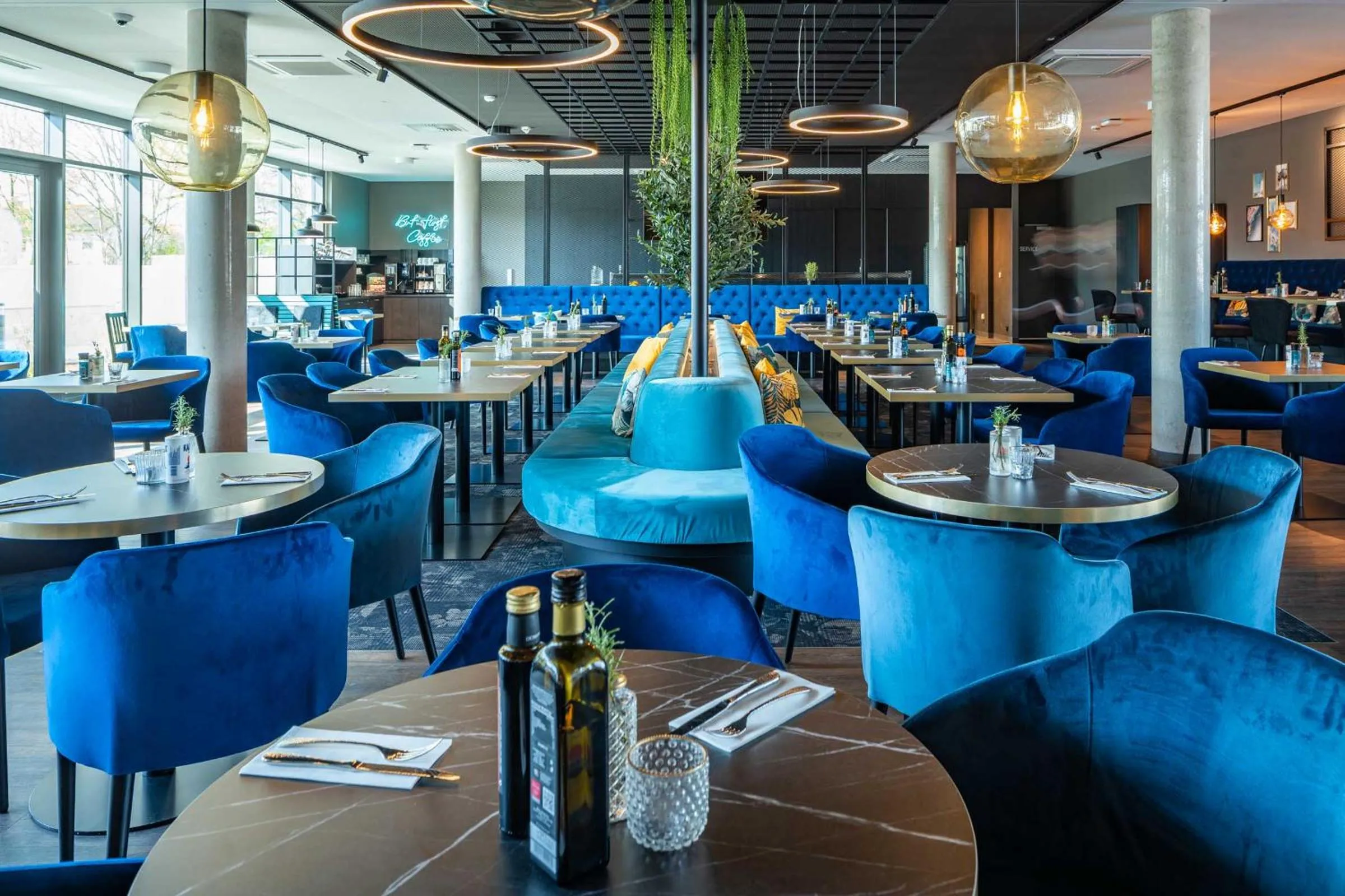 Restaurant/places to eat in Abasto Hotel Dachau