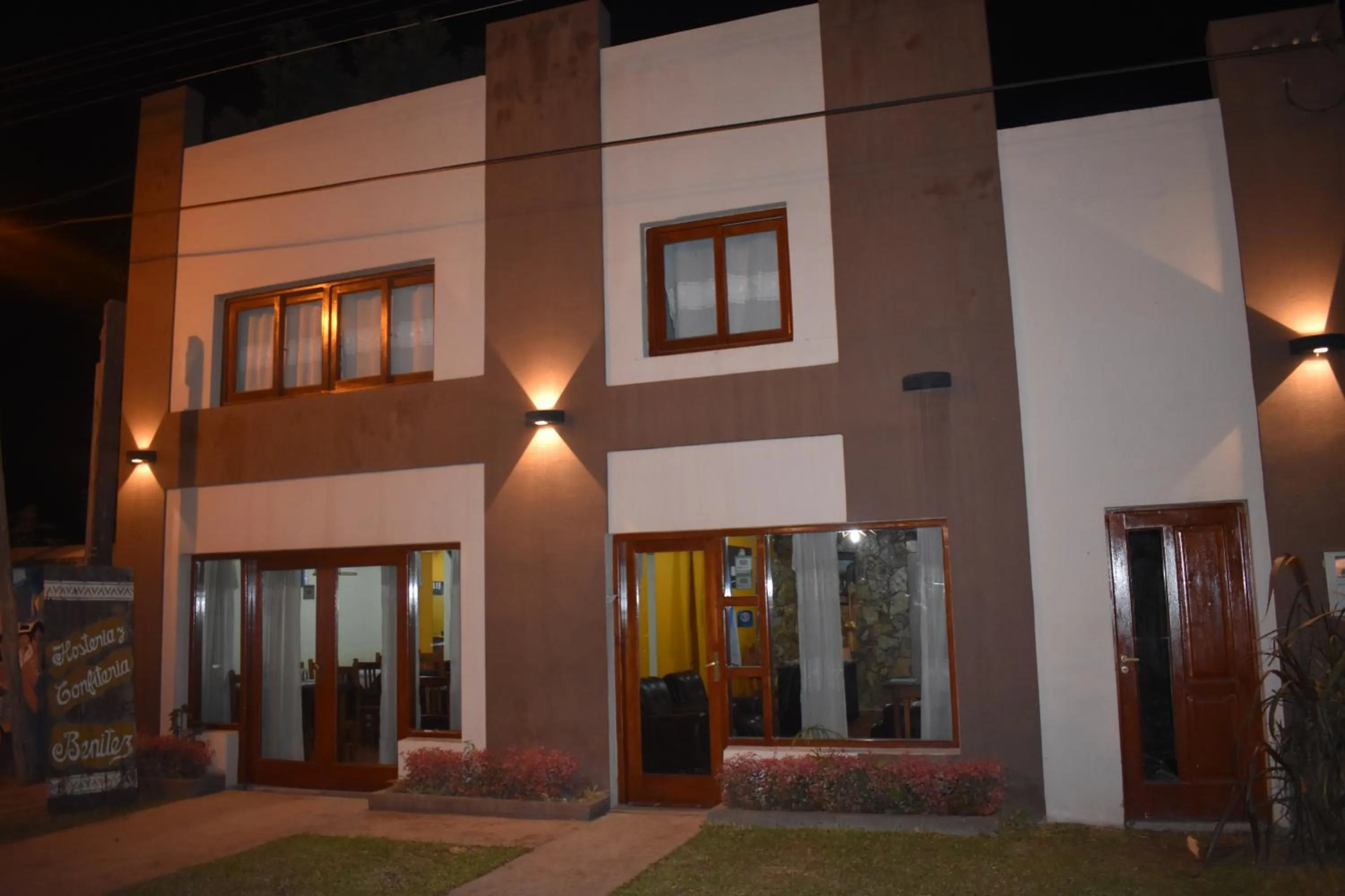 Property building in Benitez Hostería