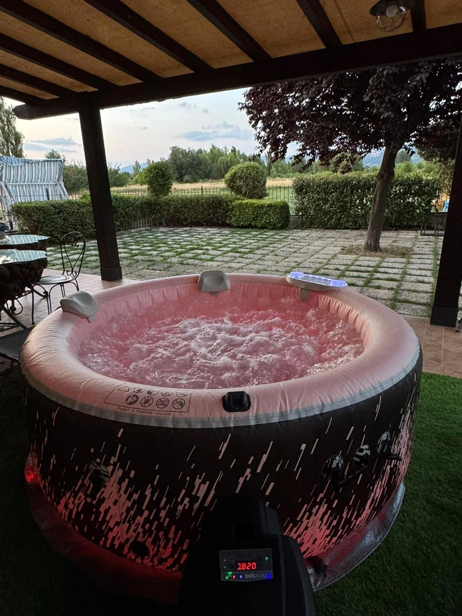 Hot Tub in BELLA ASSISI B & B