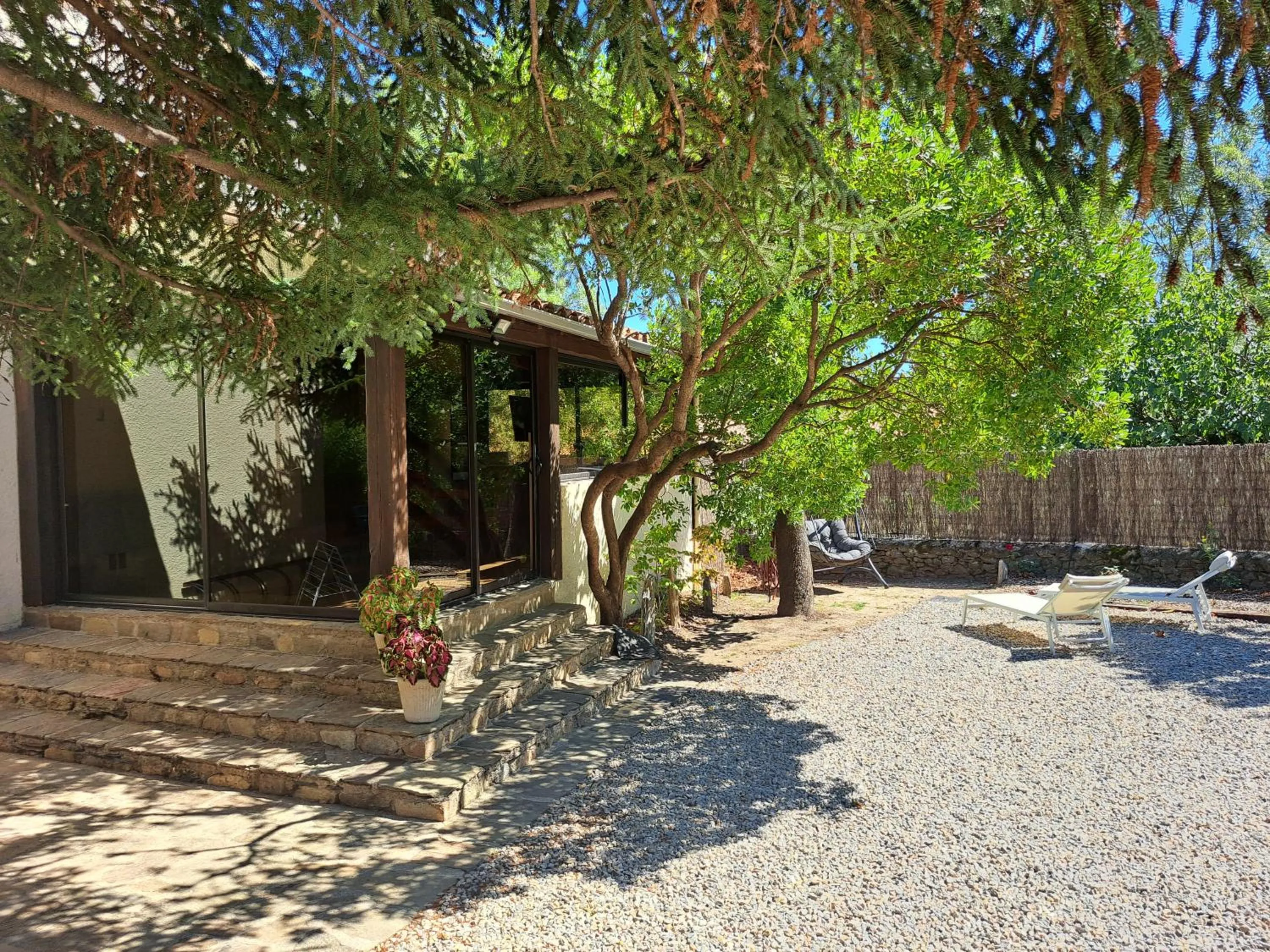 Sunrise in L'Interlude