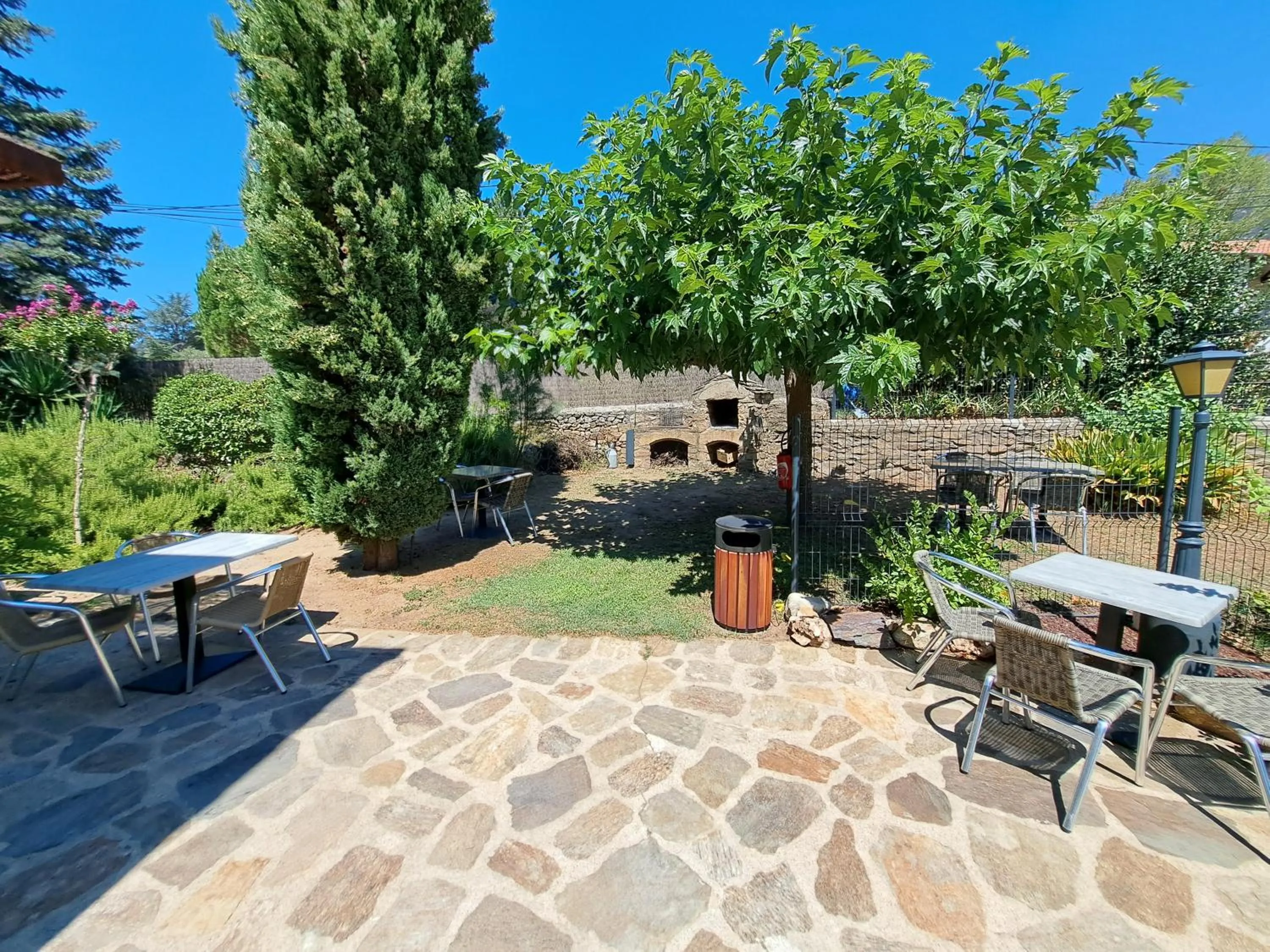 Patio in L'Interlude