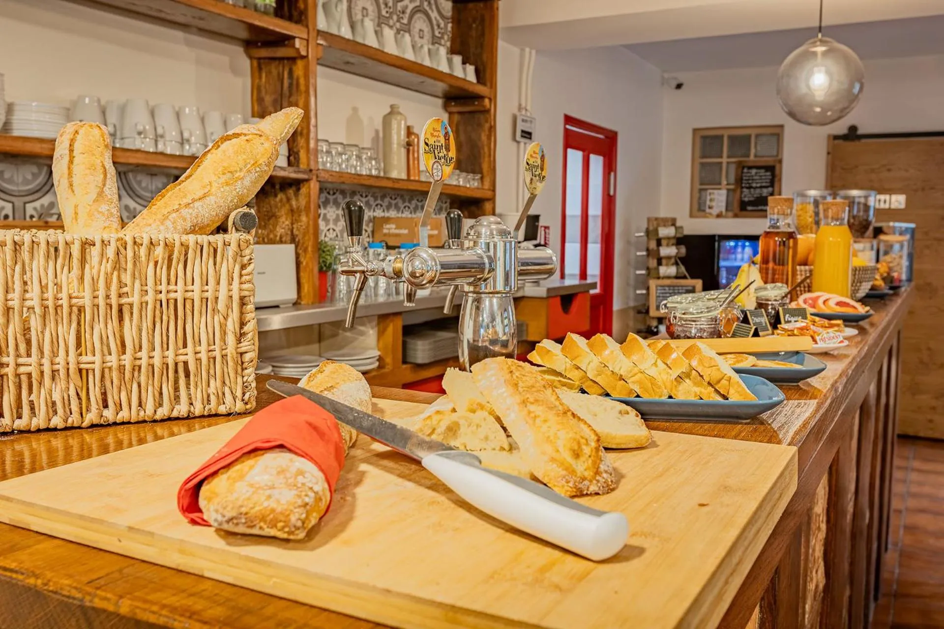 Continental breakfast in L'Interlude