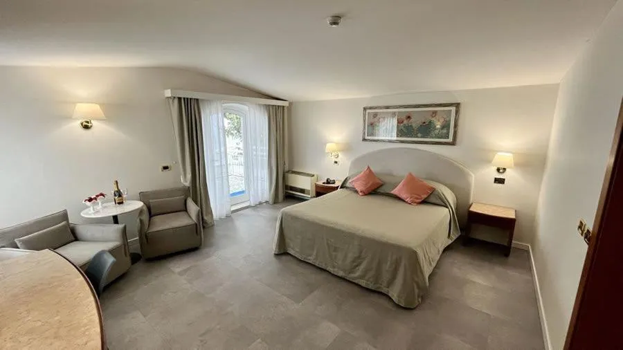 Bed in Hotel Excelsior Bay