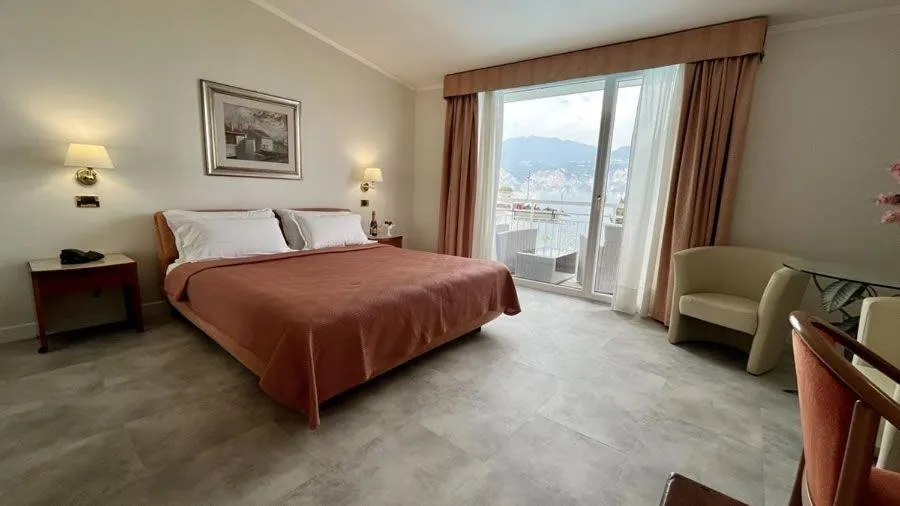 Bed in Hotel Excelsior Bay