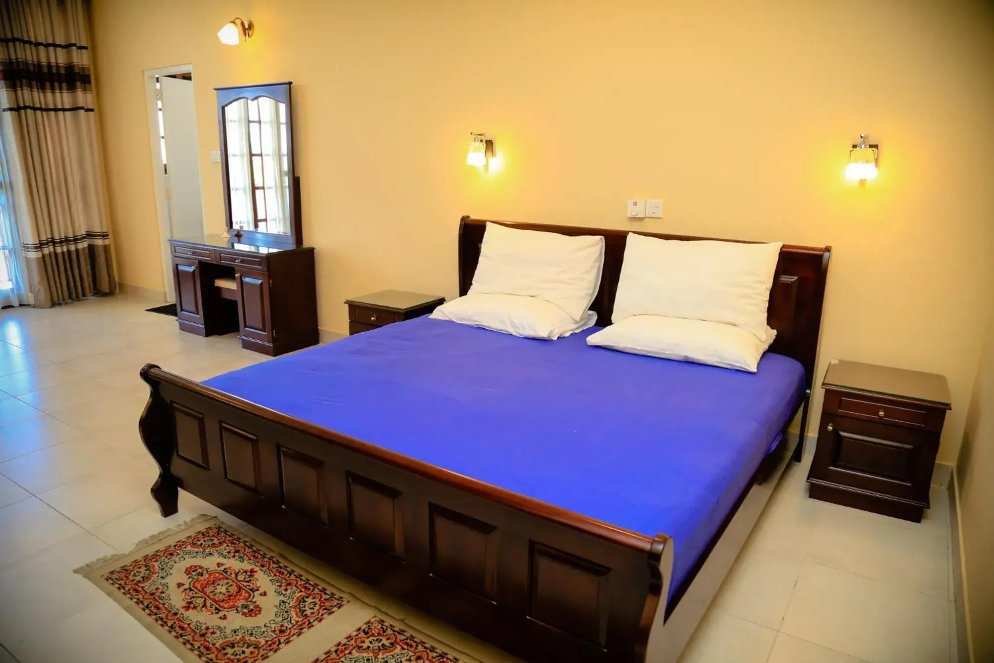Deluxe Double Room with Balcony in Freedom Lodge, Kandy Deluxe Double Room with Balcony in Freedom Lodge, Kandy