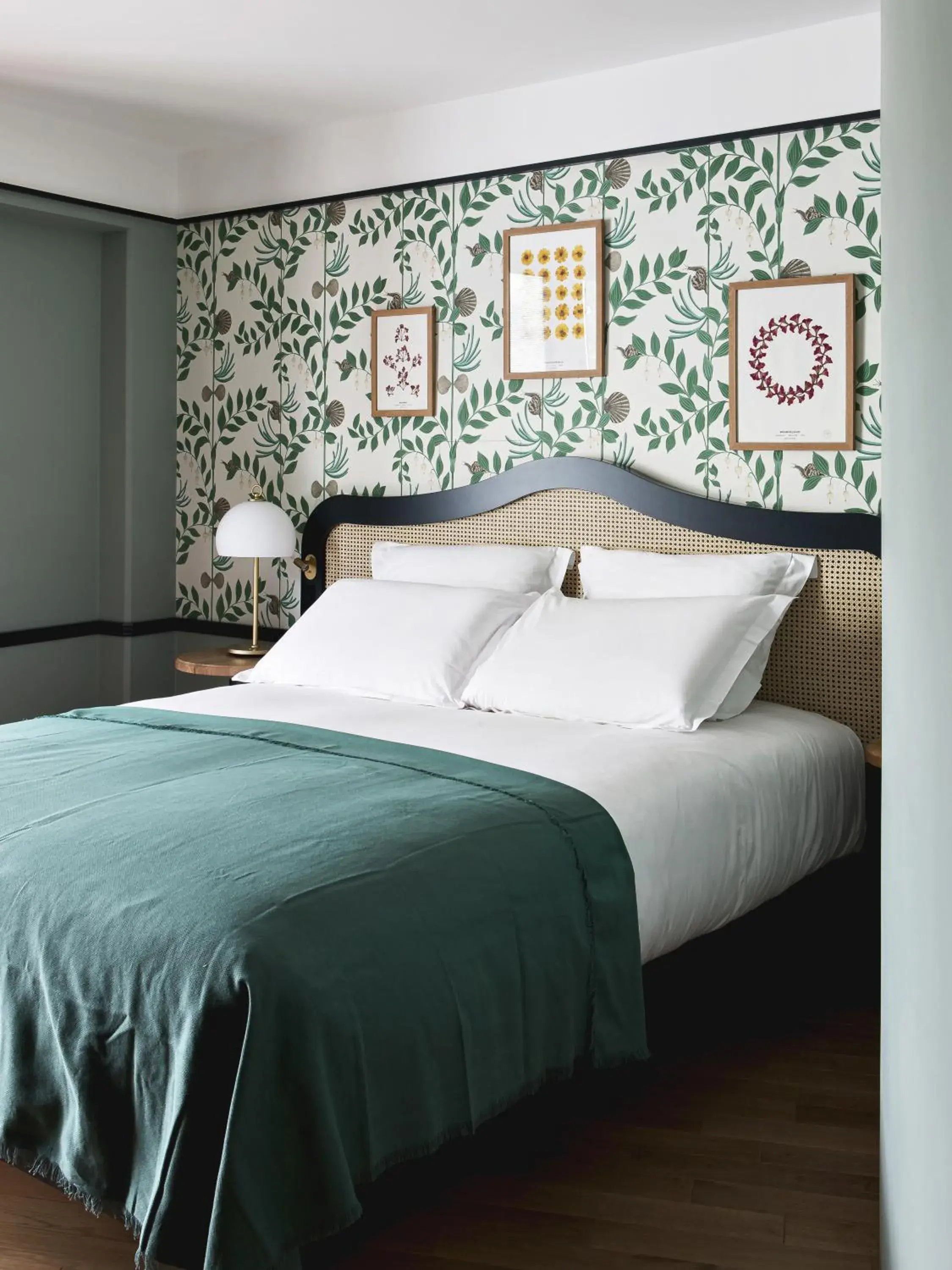 Bed in Hôtel Botaniste Bed in Hôtel Botaniste