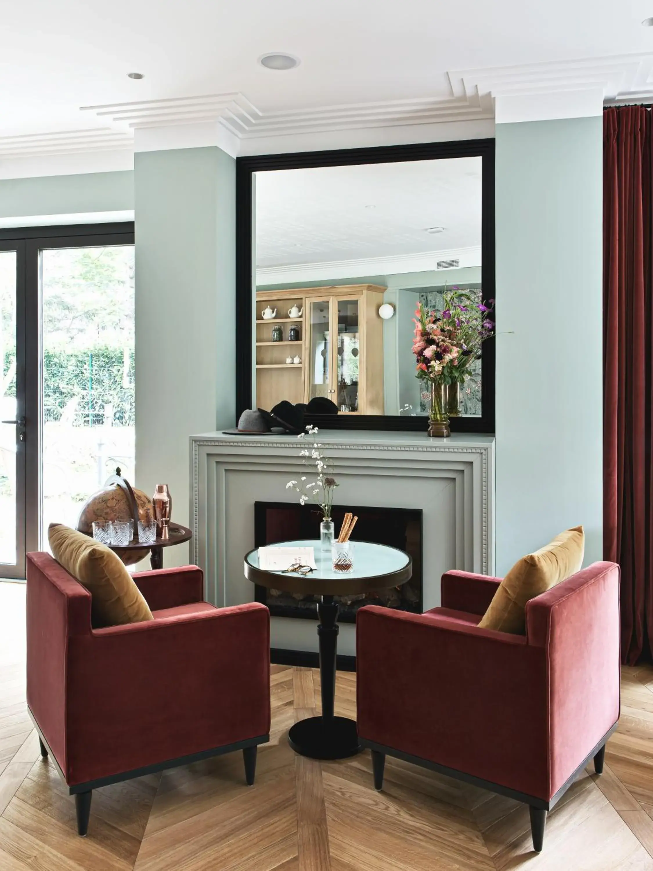 Property building in Hôtel Botaniste Property building in Hôtel Botaniste