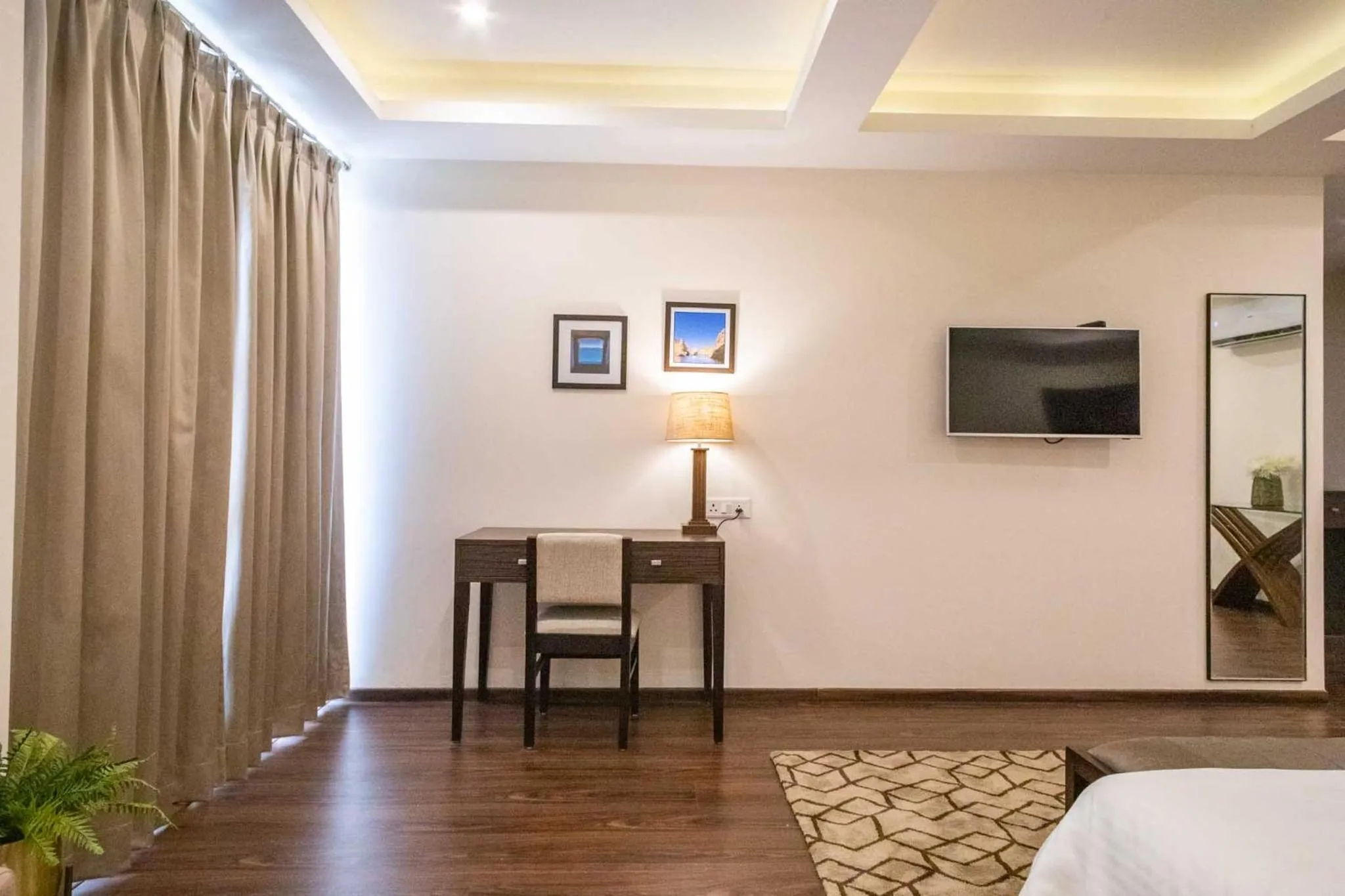 Seating area, Bed in Hotel Alaya