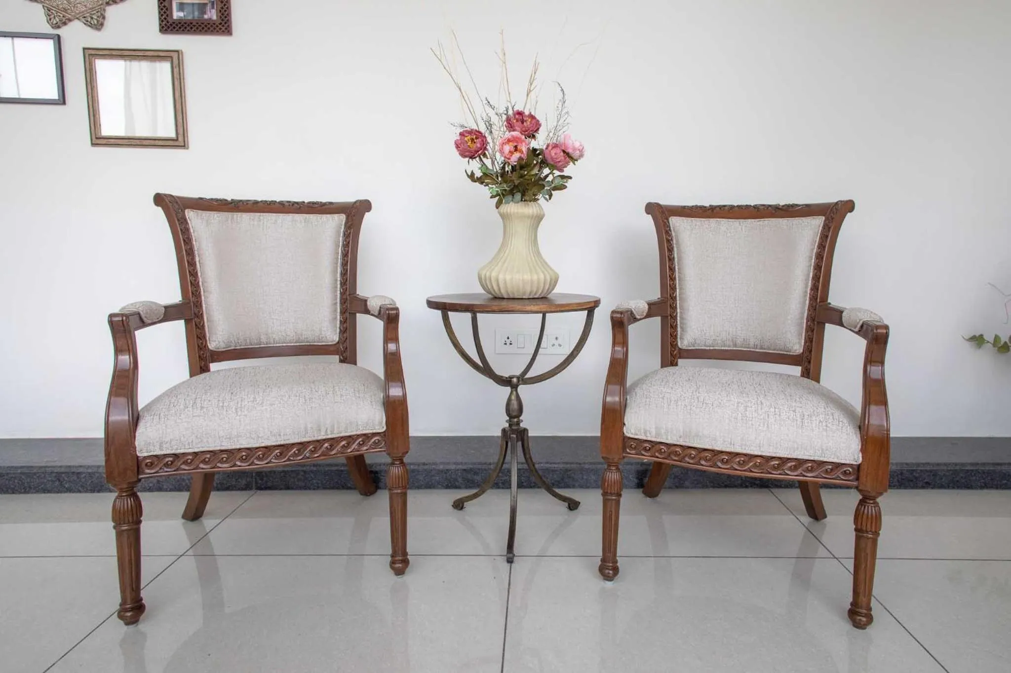 Seating area in Hotel Alaya