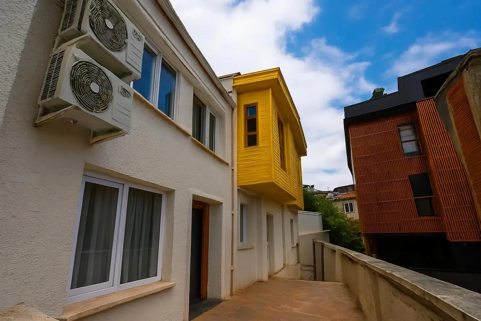 Property building in Fragments Hotel Property building in Fragments Hotel