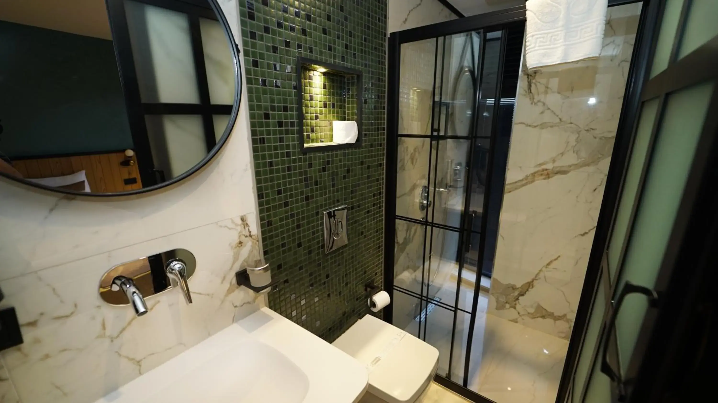 Shower in Fragments Hotel Shower in Fragments Hotel