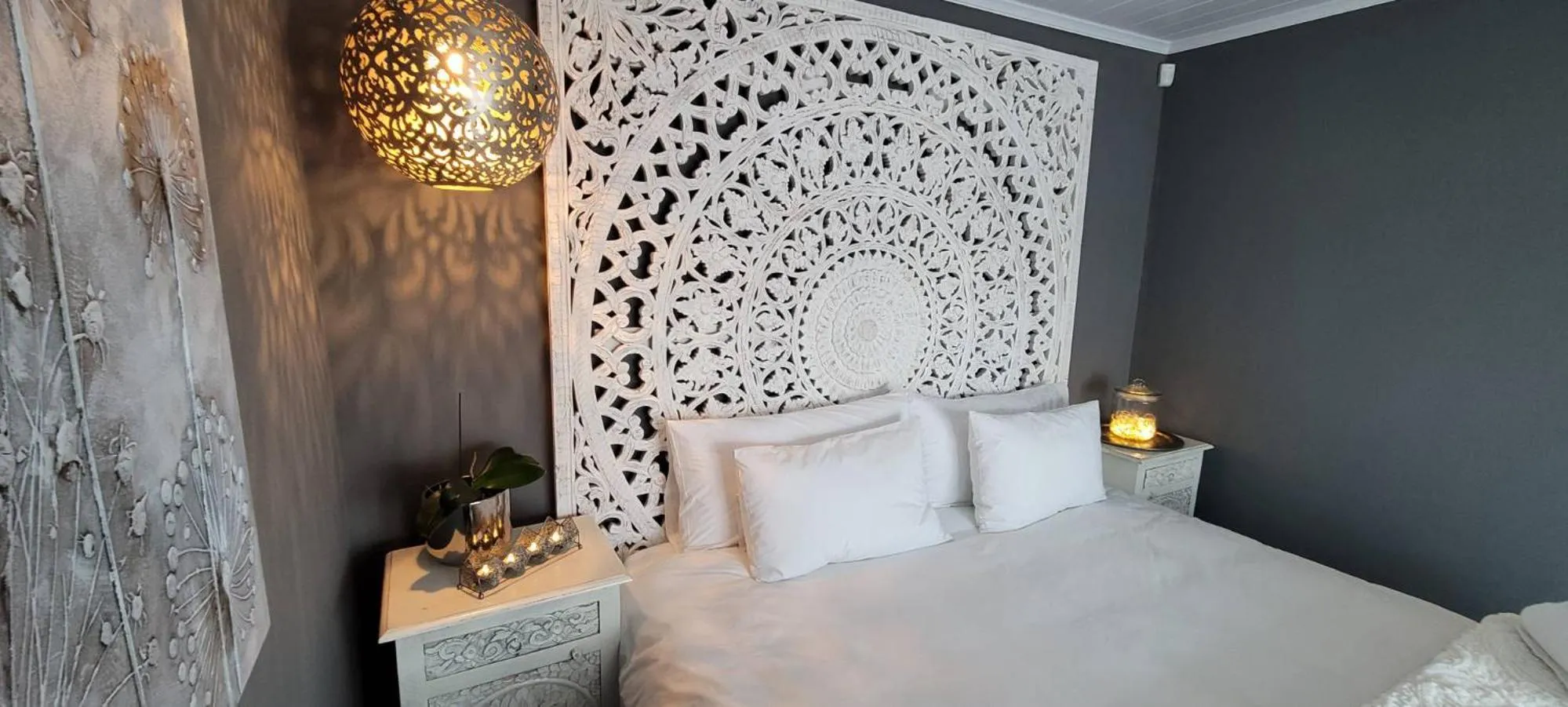 Bed in Rox and Sea Country Lodge