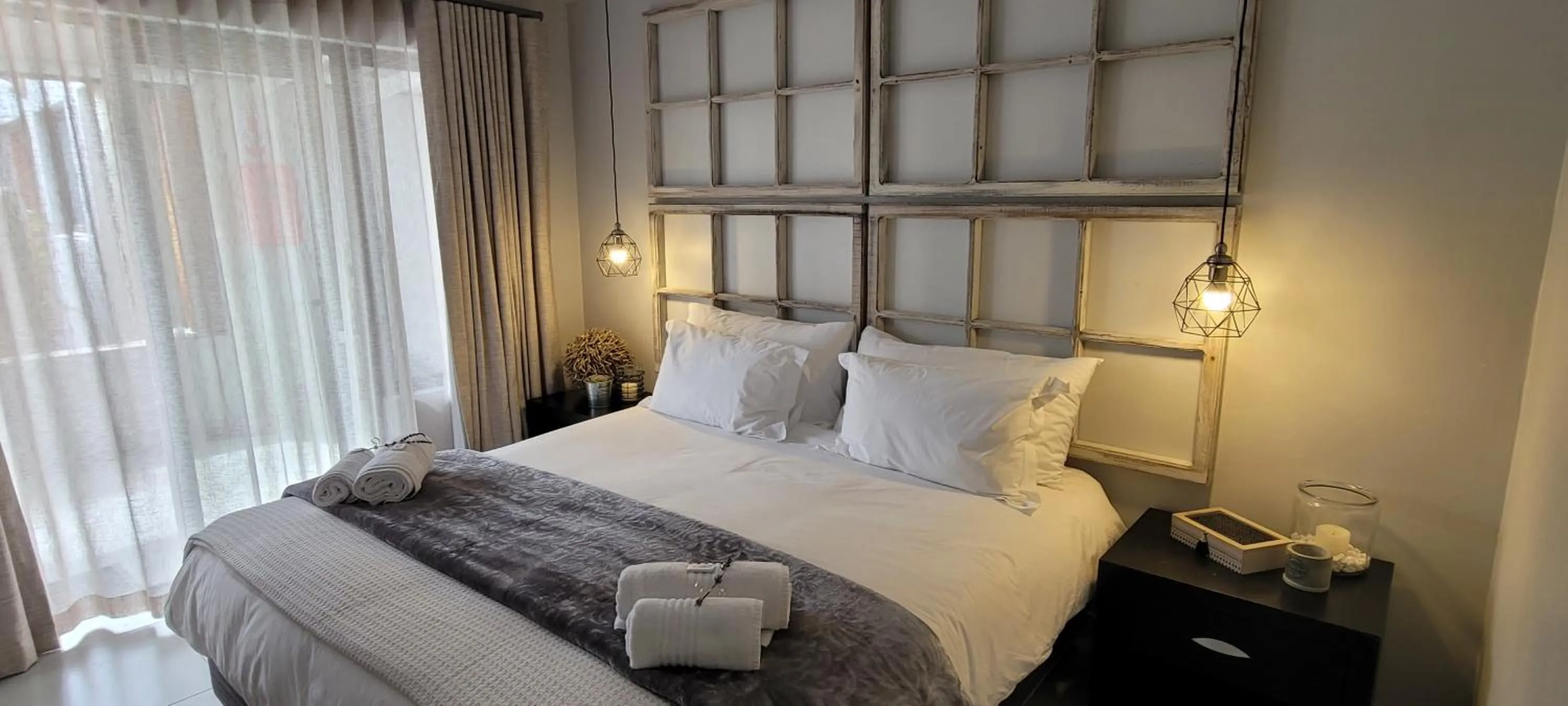 Bedroom, Bed in Rox and Sea Country Lodge