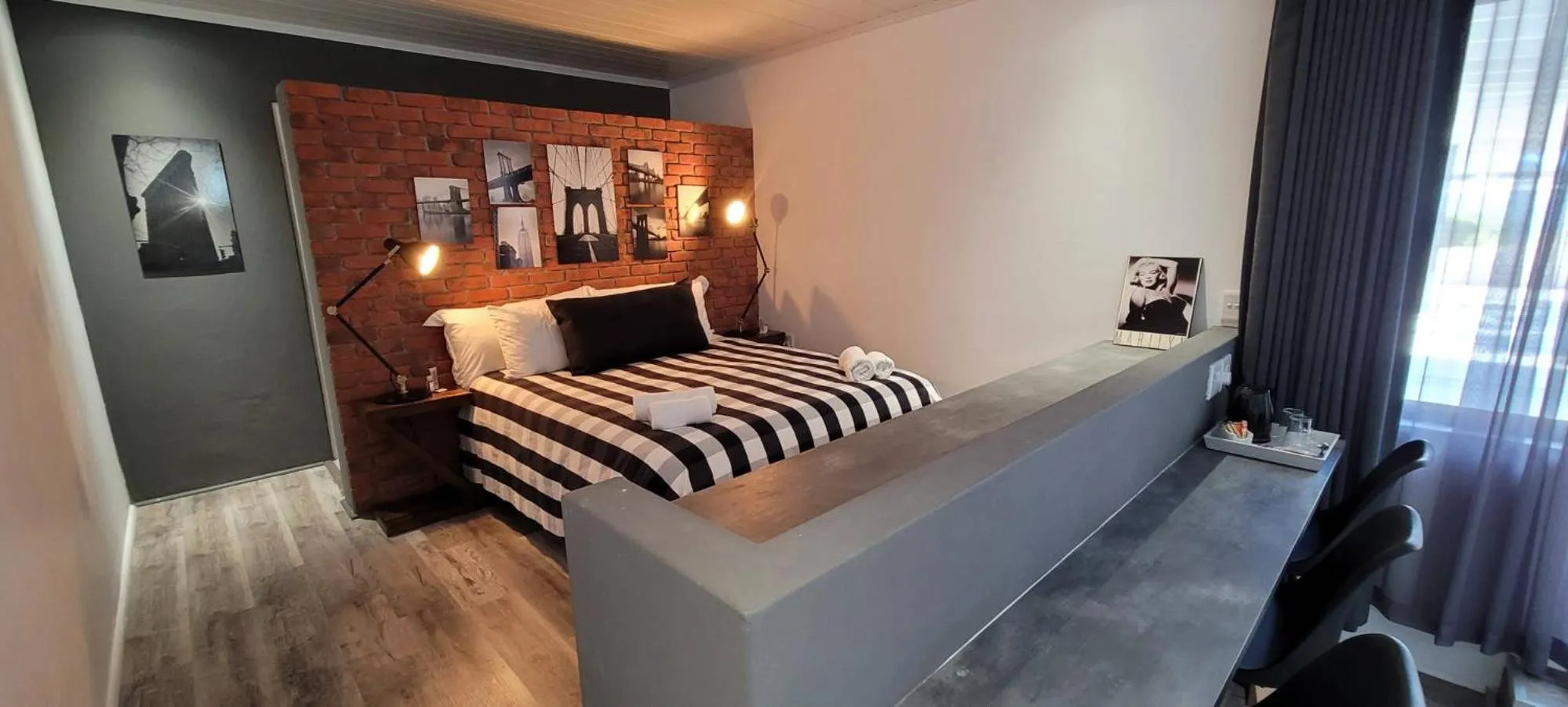 Bed in Rox and Sea Country Lodge