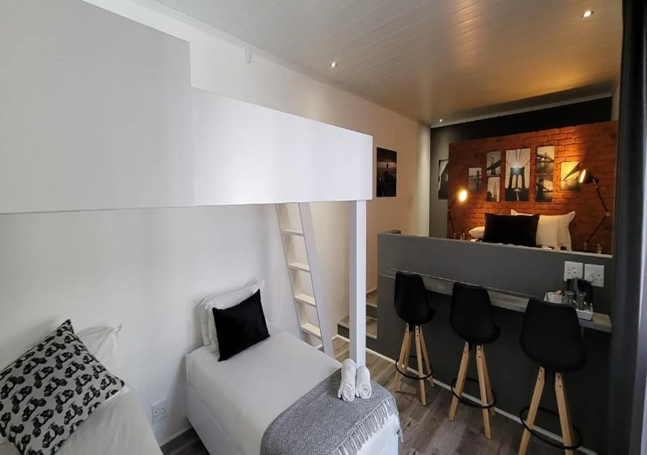 Bedroom, Bed in Rox and Sea Country Lodge