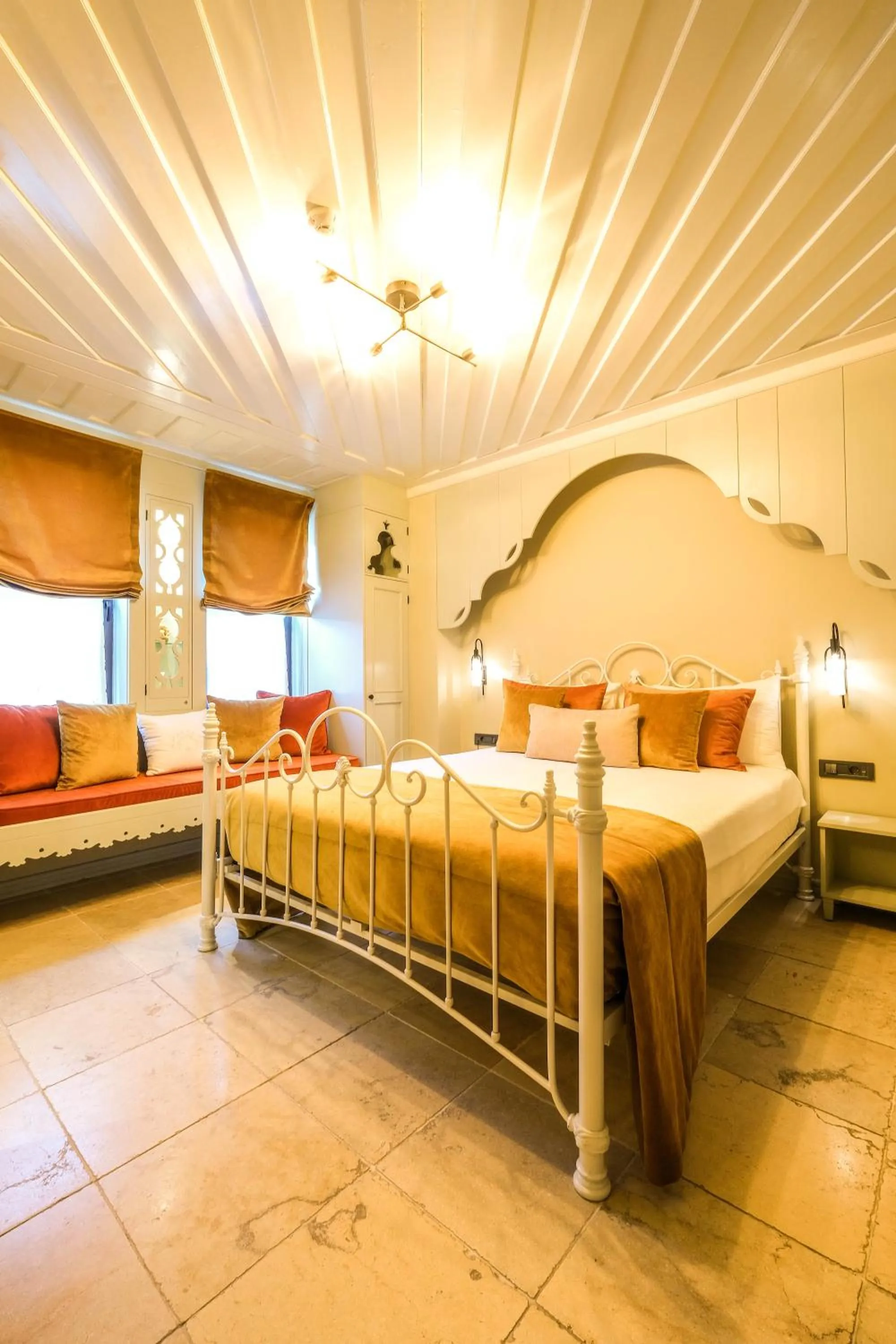 Bed in Kocadon Hotel