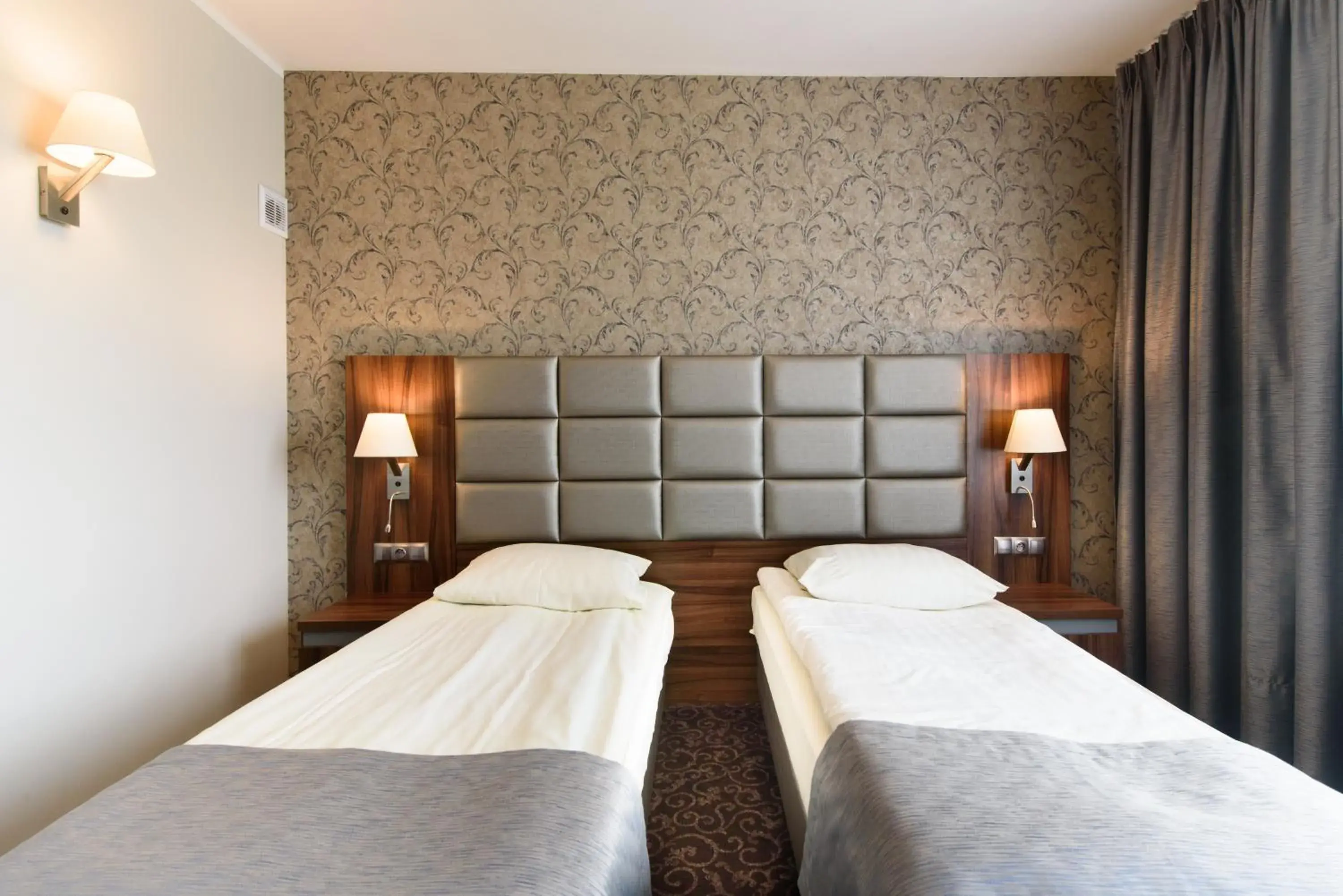 Deluxe Double Room - single occupancy in Hotel Nowy Dwór Deluxe Double Room - single occupancy in Hotel Nowy Dwór