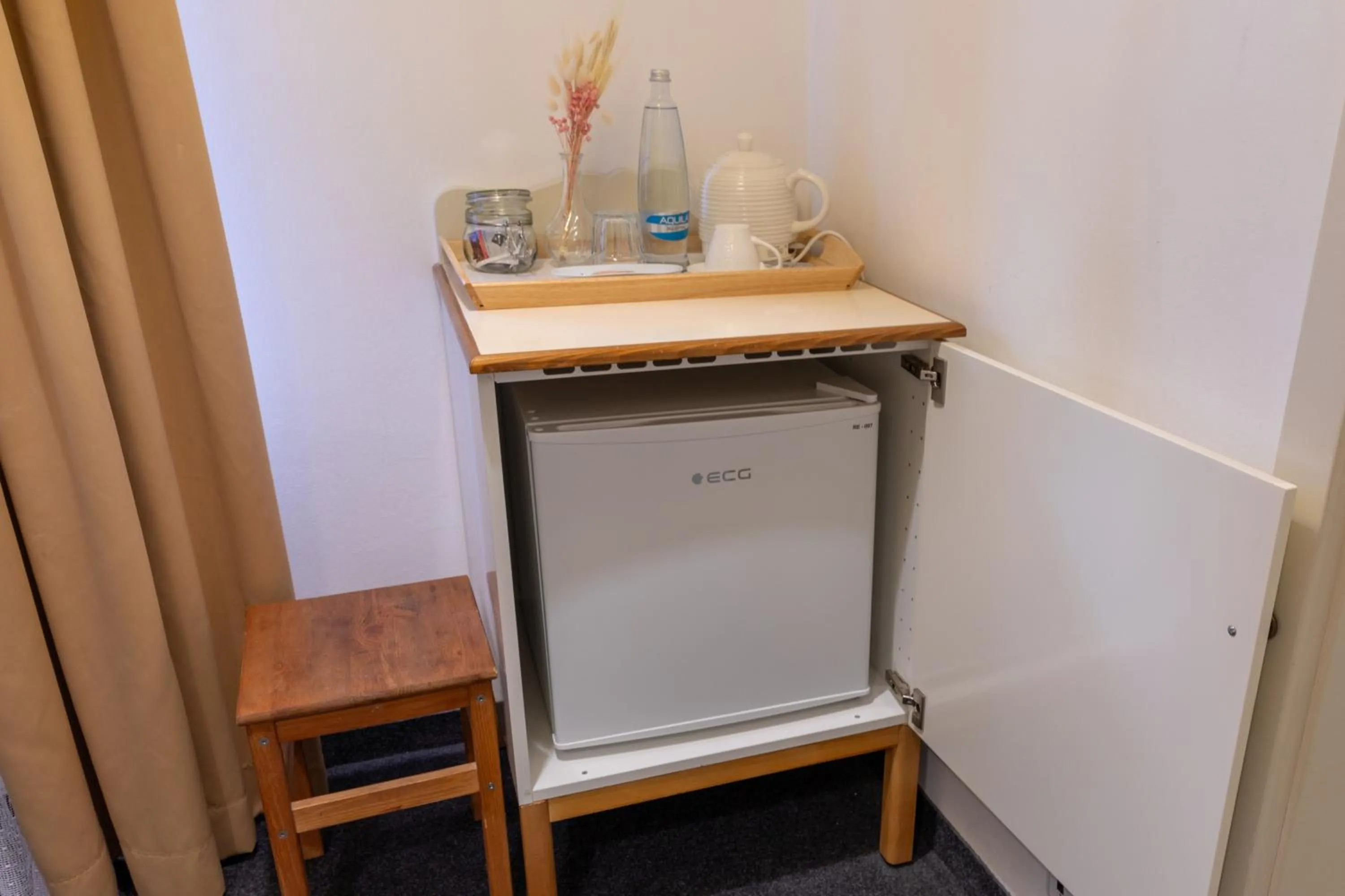 Coffee/tea facilities in Sir Toby's Midtown