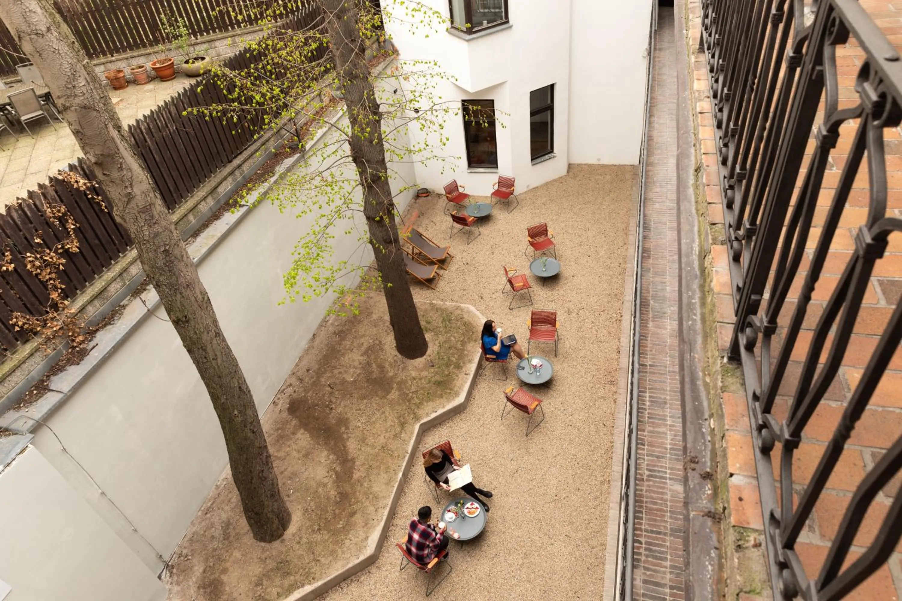 Property building in Sir Toby's Midtown