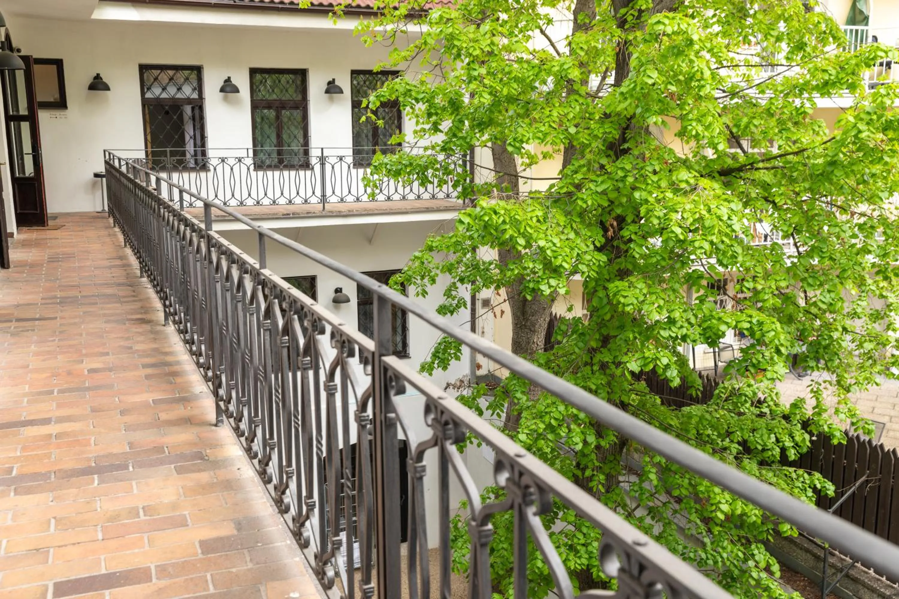 Property building in Sir Toby's Midtown