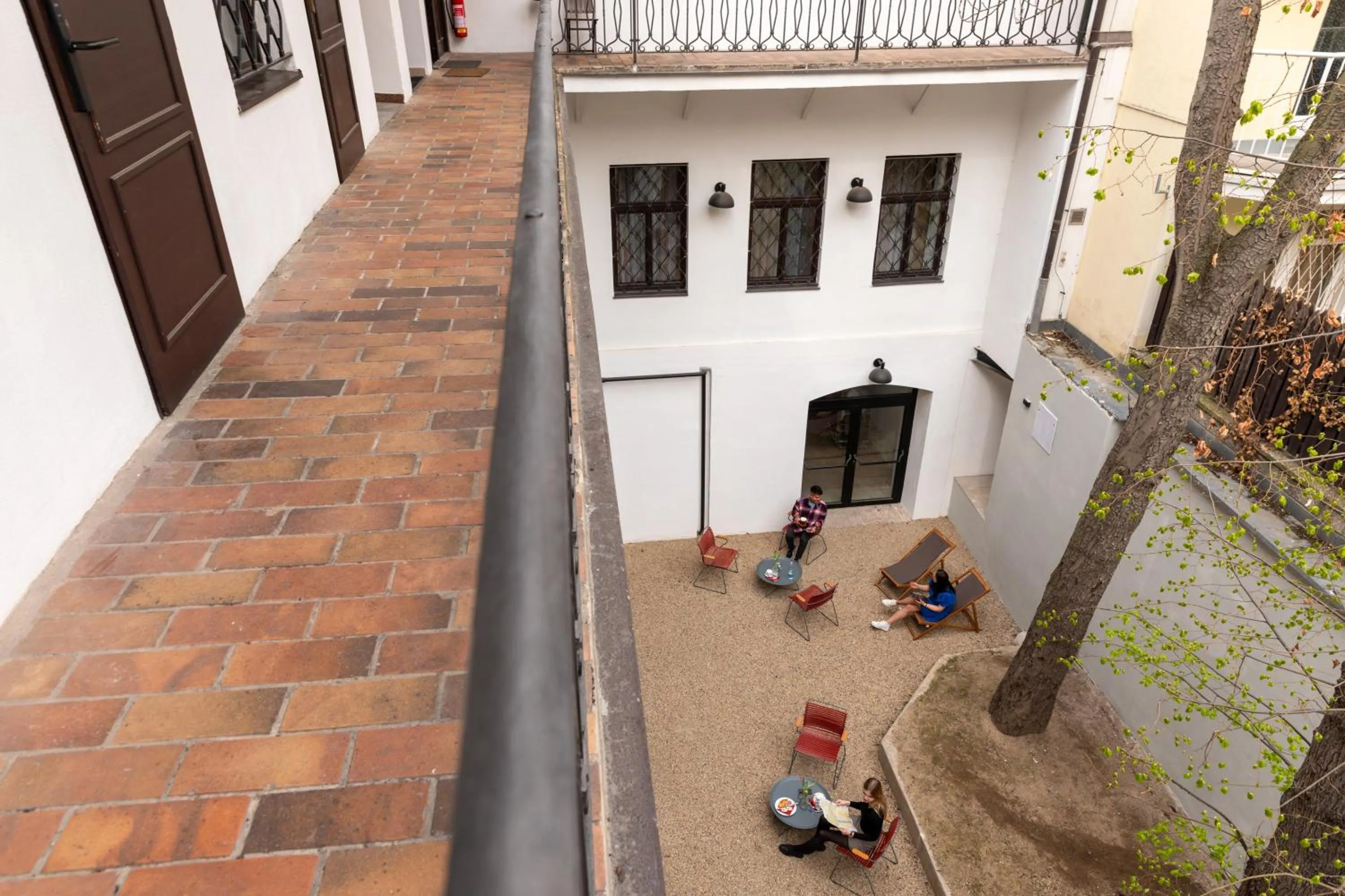 Property building in Sir Toby's Midtown