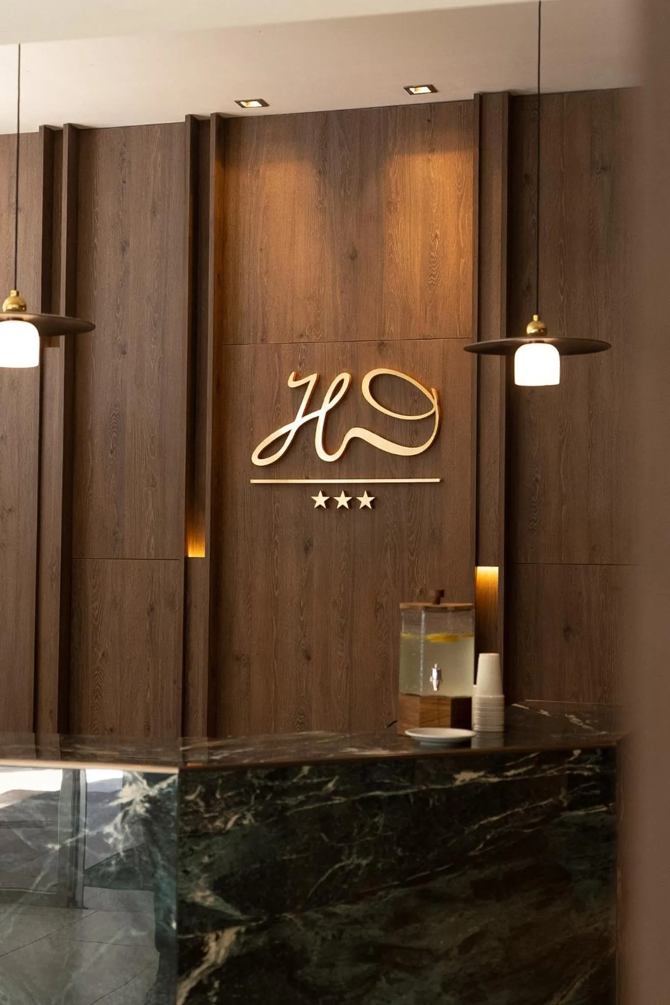 Hotel Dion