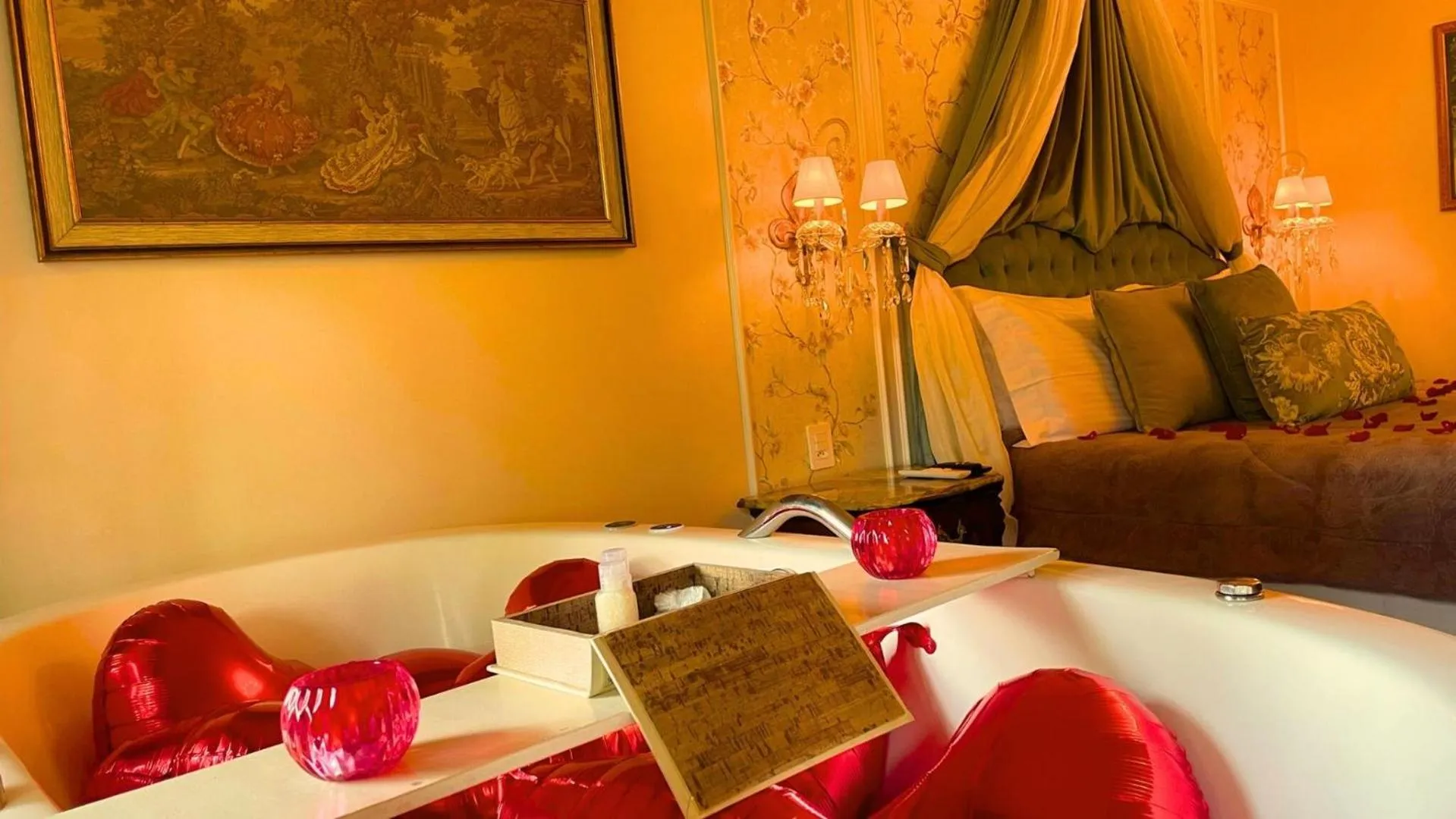 Hot Tub, Bed in Le Boutique Hotel Gramado - Exclusivo para Casais