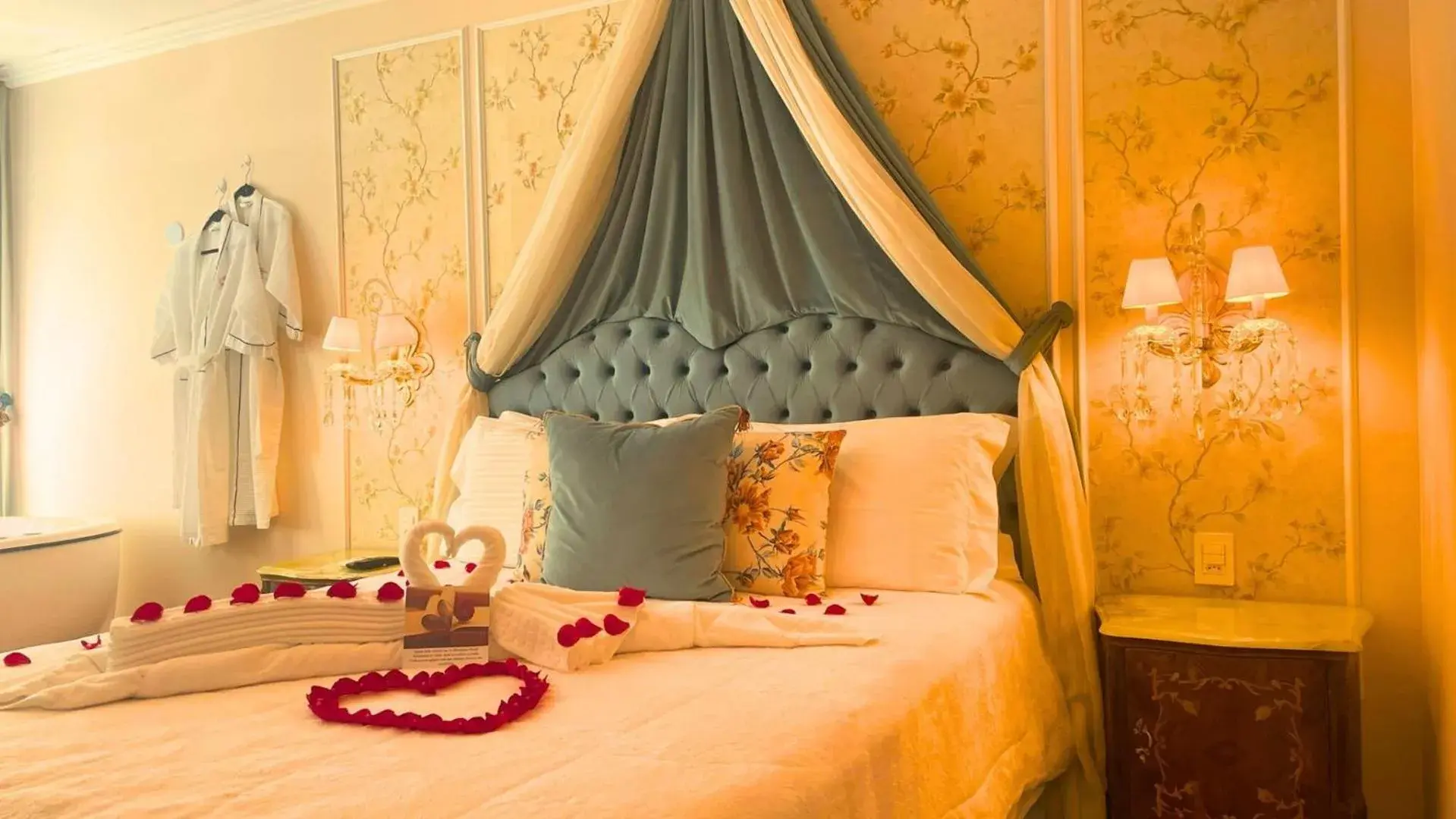 Deluxe Suite with Spa Bath in Le Boutique Hotel Gramado - Exclusivo para Casais Deluxe Suite with Spa Bath in Le Boutique Hotel Gramado - Exclusivo para Casais