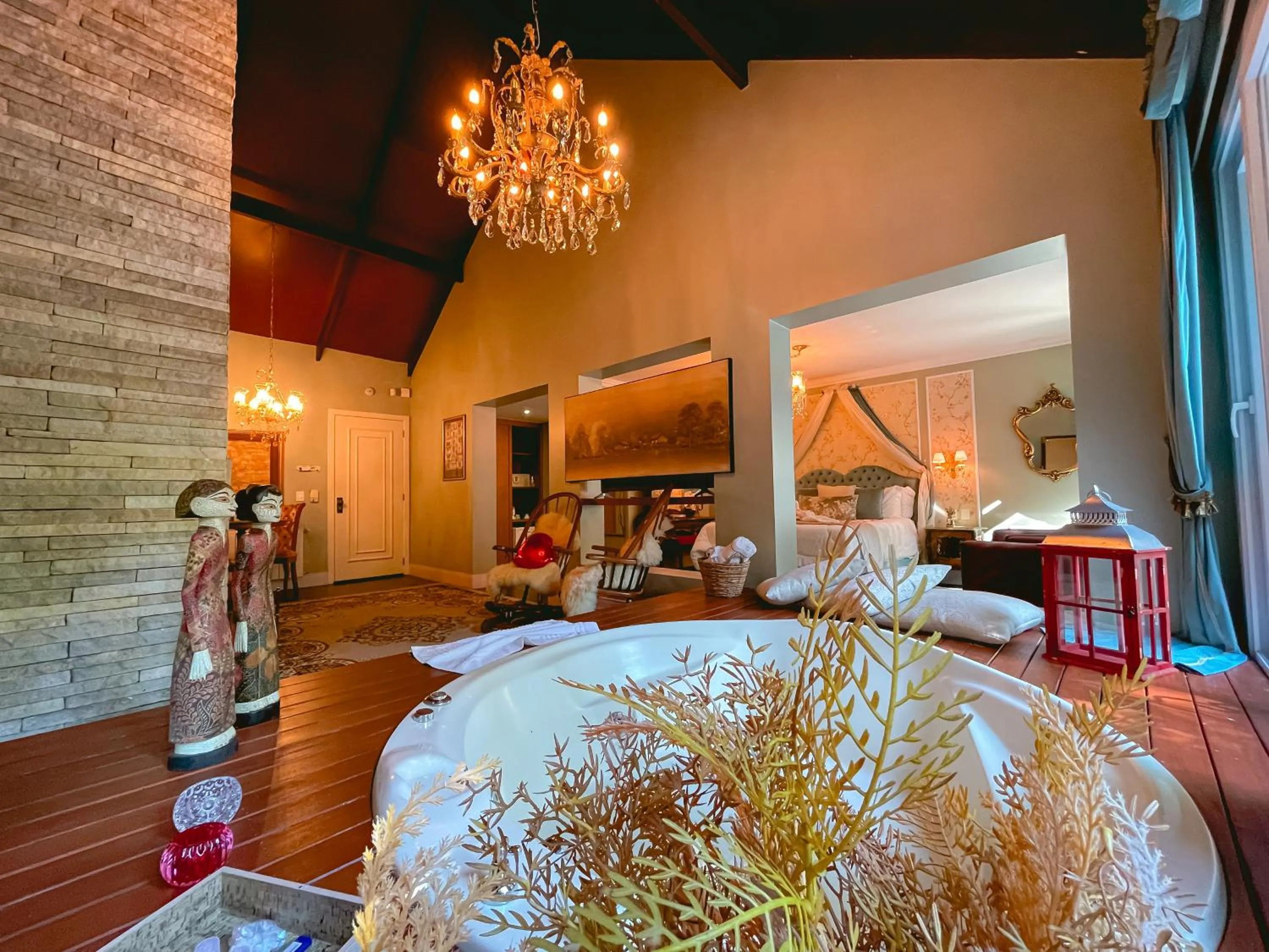 Hot Tub, Bed in Le Boutique Hotel Gramado - Exclusivo para Casais