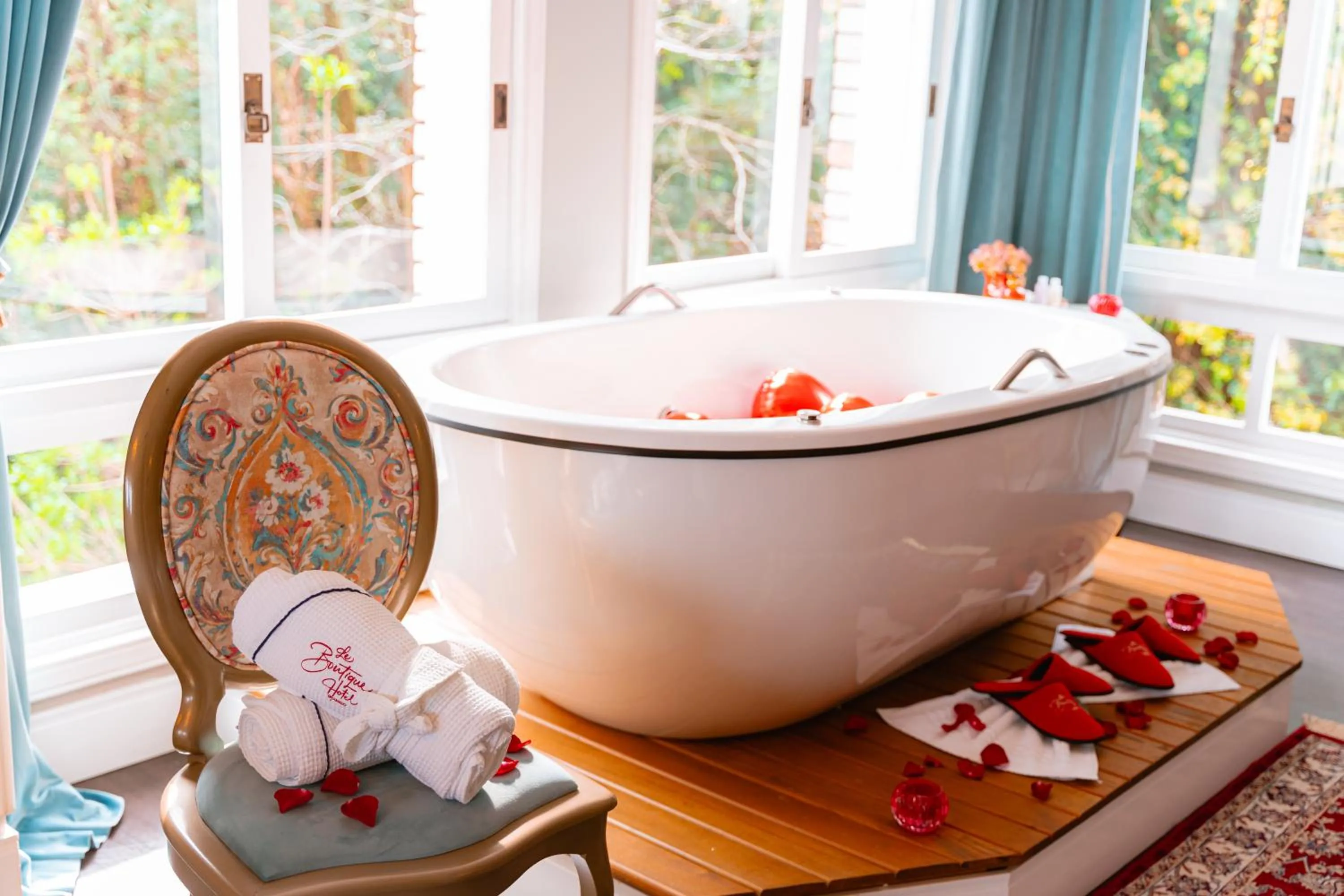 Bath in Le Boutique Hotel Gramado - Exclusivo para Casais