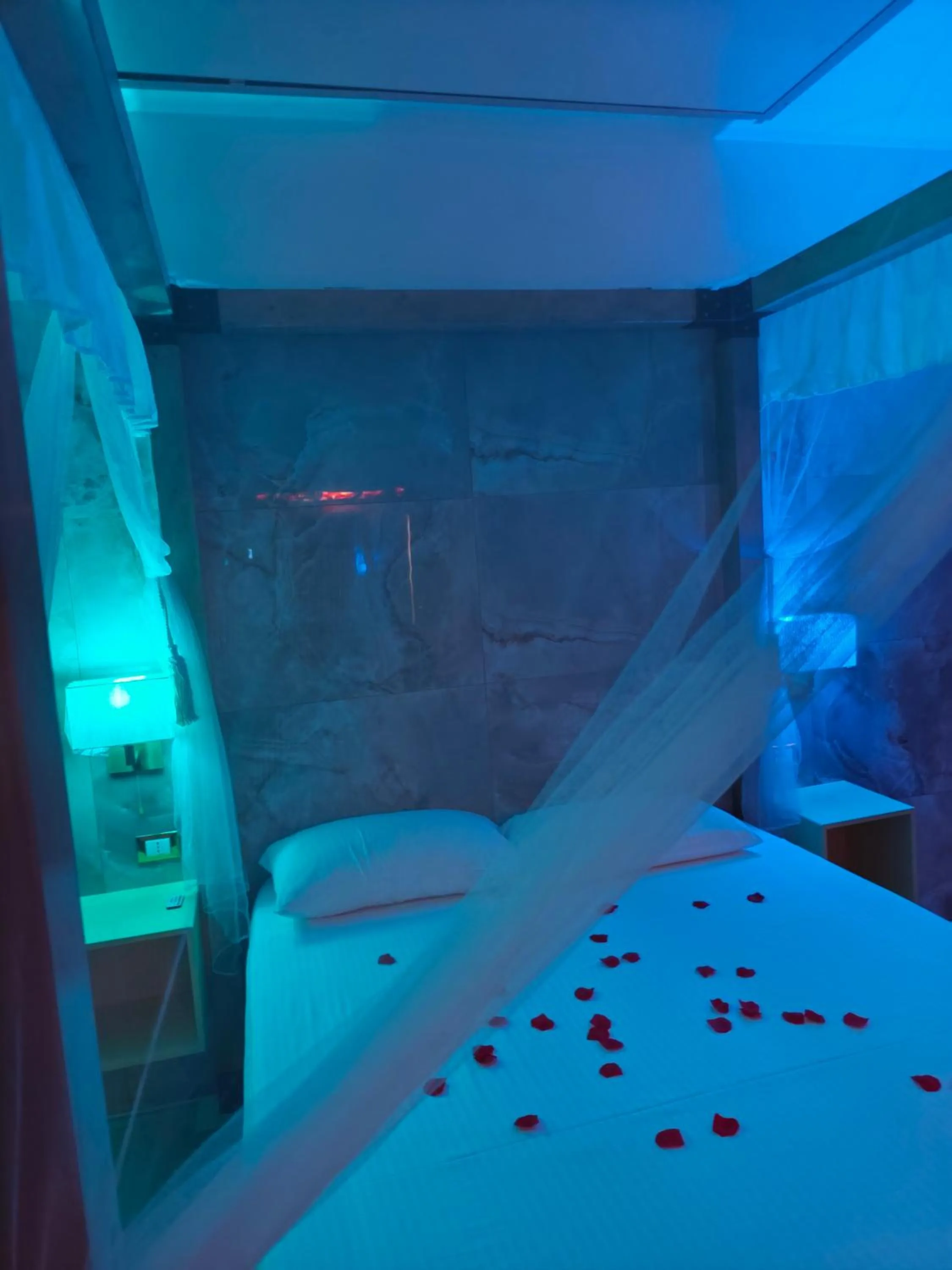 Bed in Confort Suites