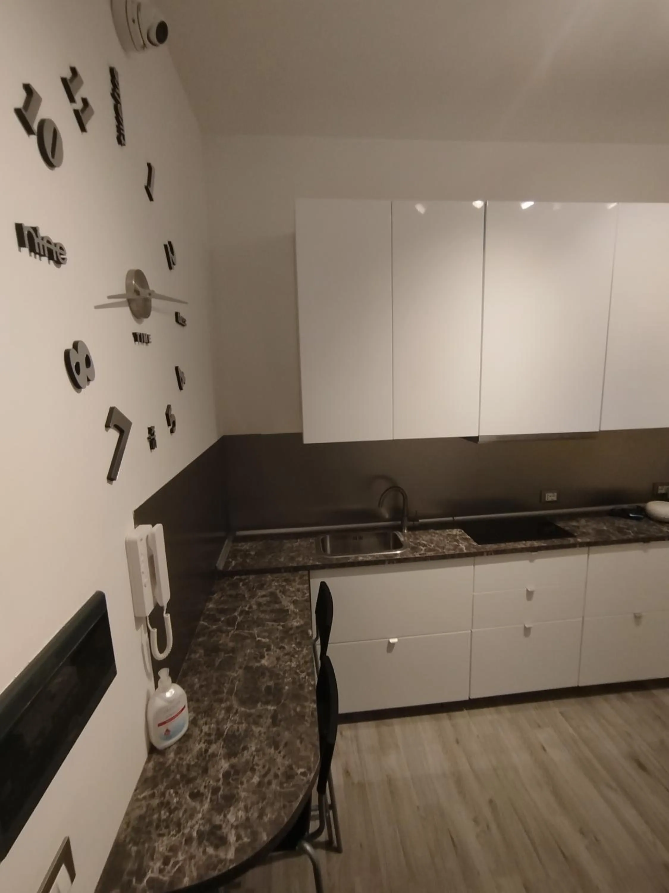 Kitchen or kitchenette in Confort Suites