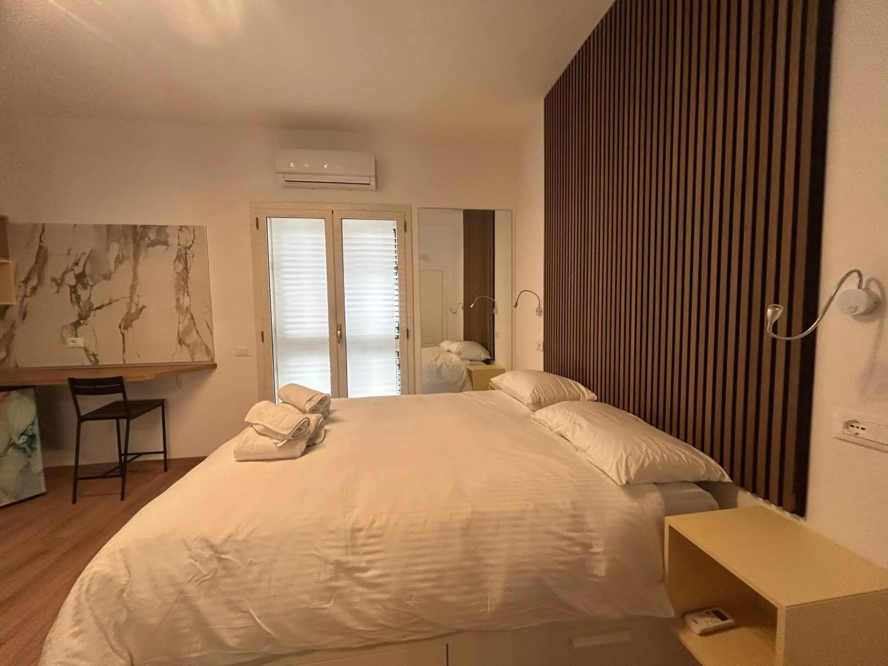 Double Room with Terrace in Confort Suites Double Room with Terrace in Confort Suites