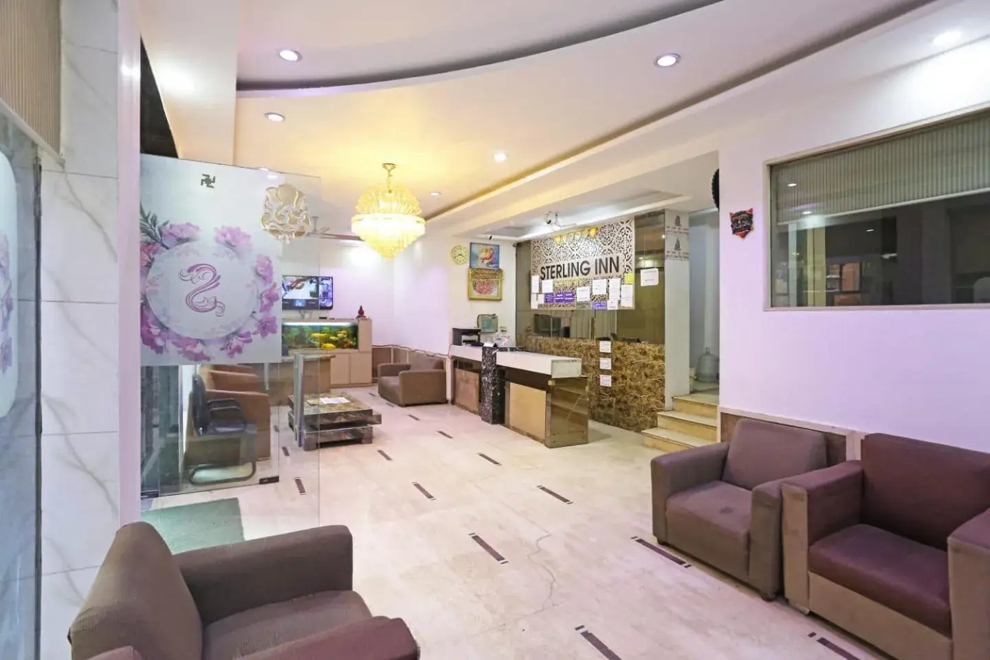 Living room in Hotel Sterling Inn, New Delhi Living room in Hotel Sterling Inn, New Delhi