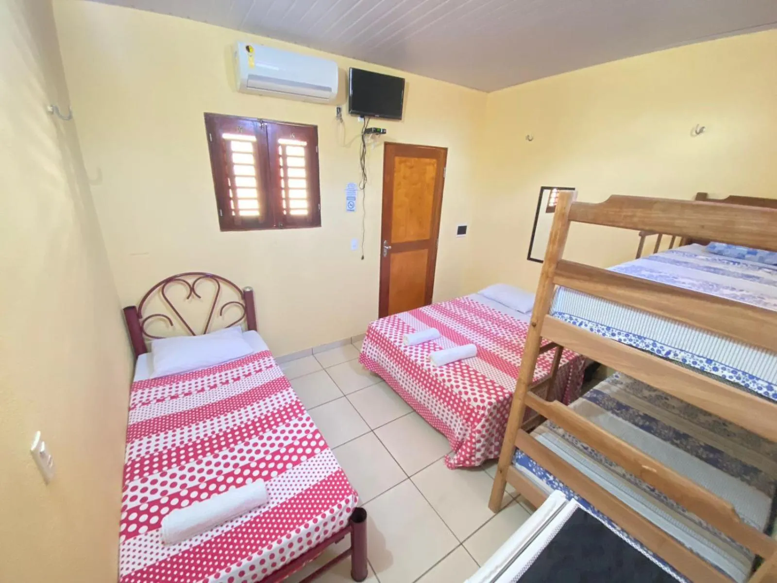 Bedroom, Bed in Pousada do Ary