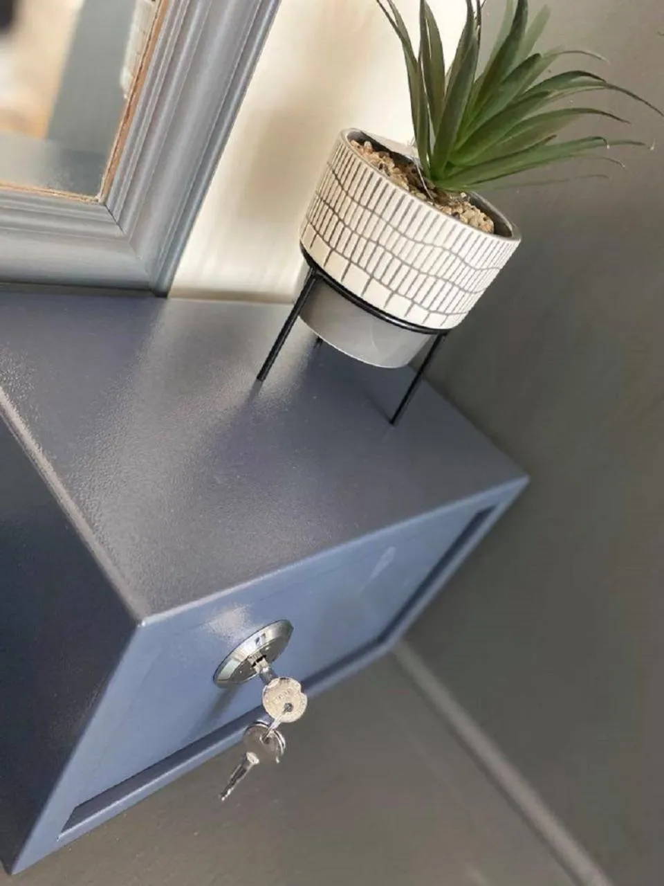 Bedroom in Burlington Hotel