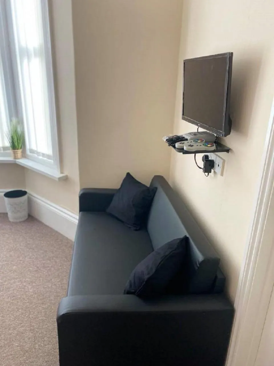 TV and multimedia in Burlington Hotel