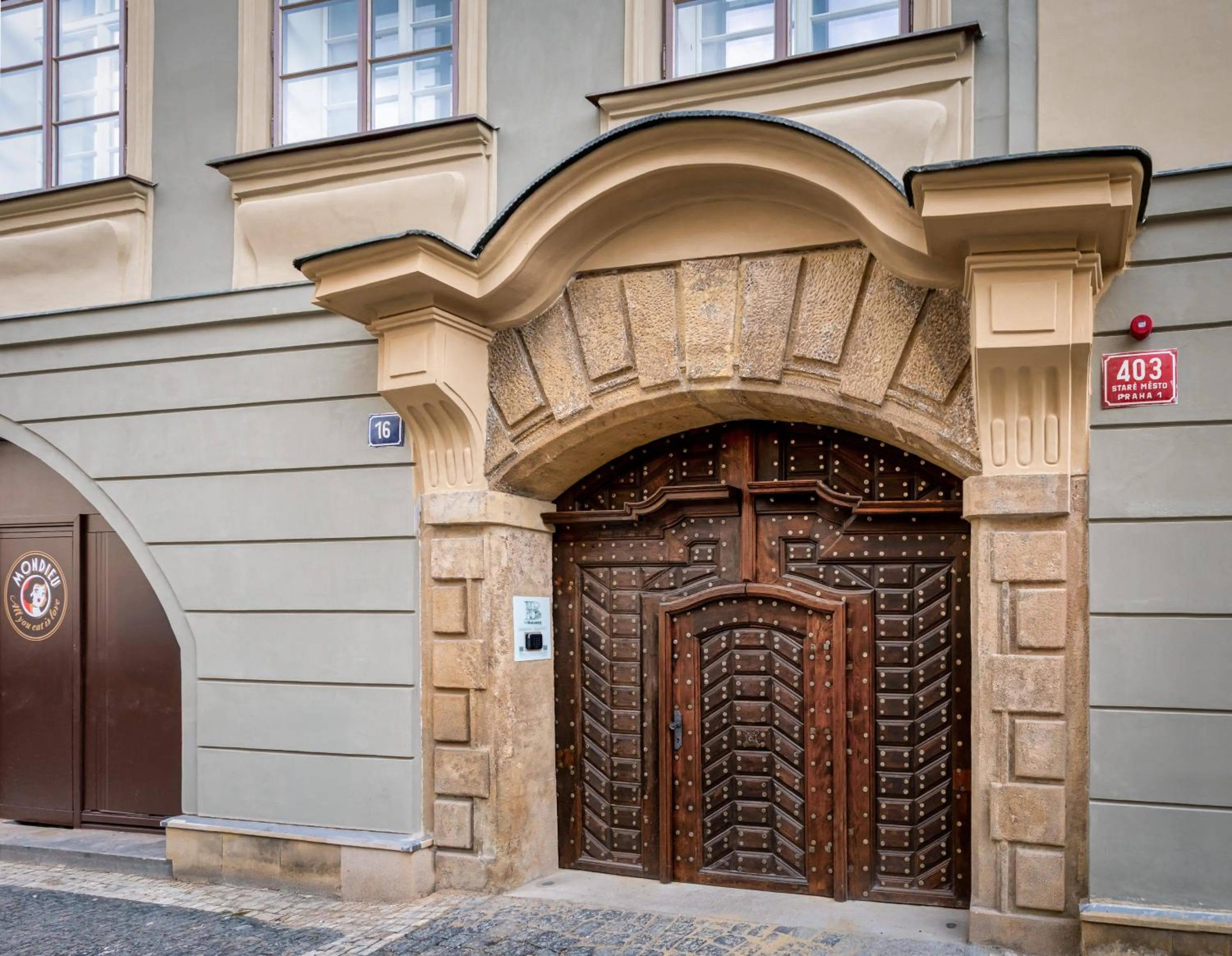 Facade/entrance in The Botanist by Adrez
