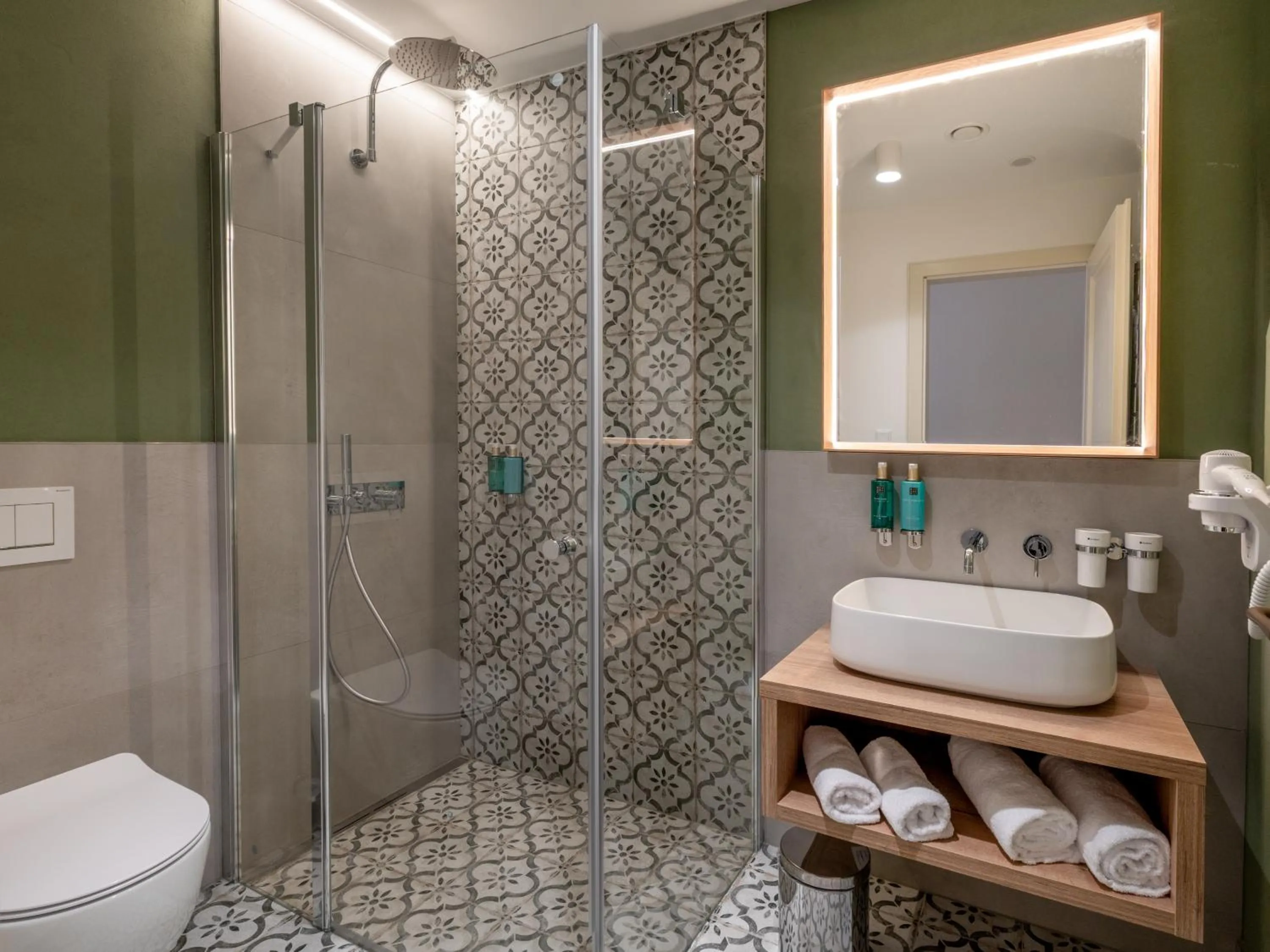 Shower in The Botanist by Adrez