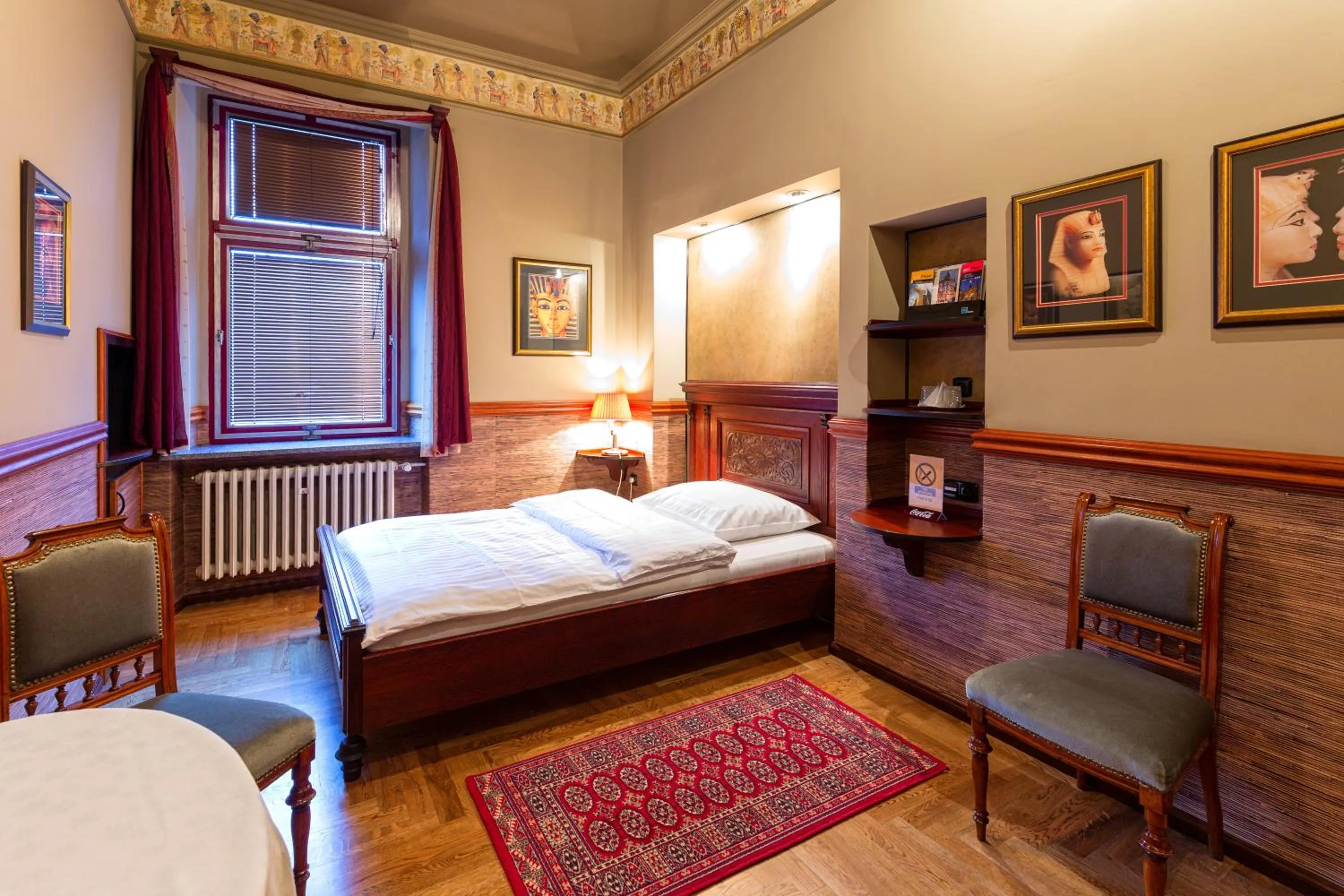 Photo of the whole room, Bed in Hotel Continental