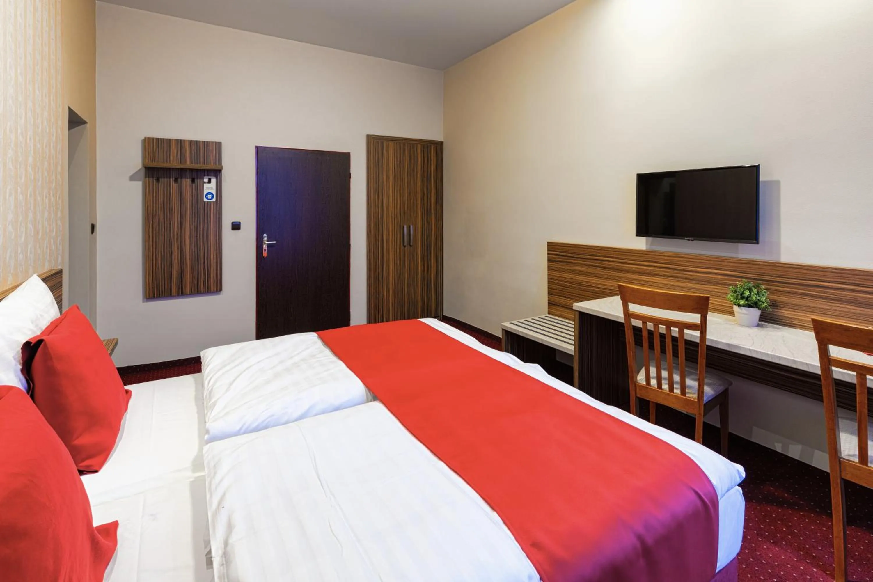 Bed in Hotel Continental