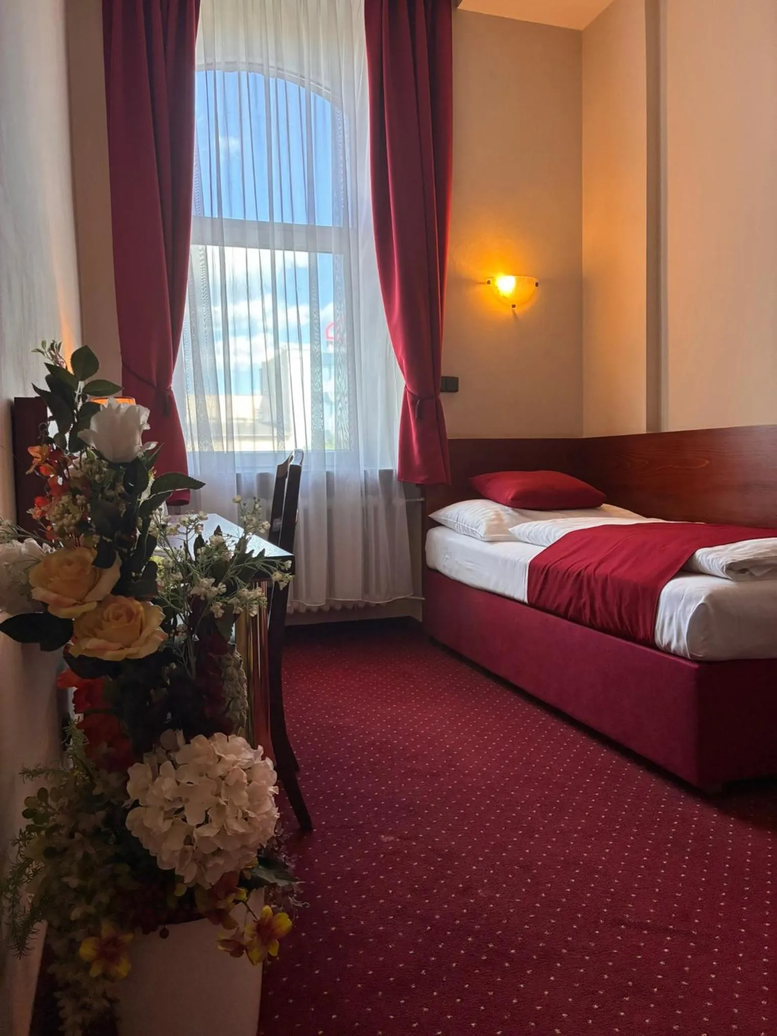 Bed in Hotel Continental