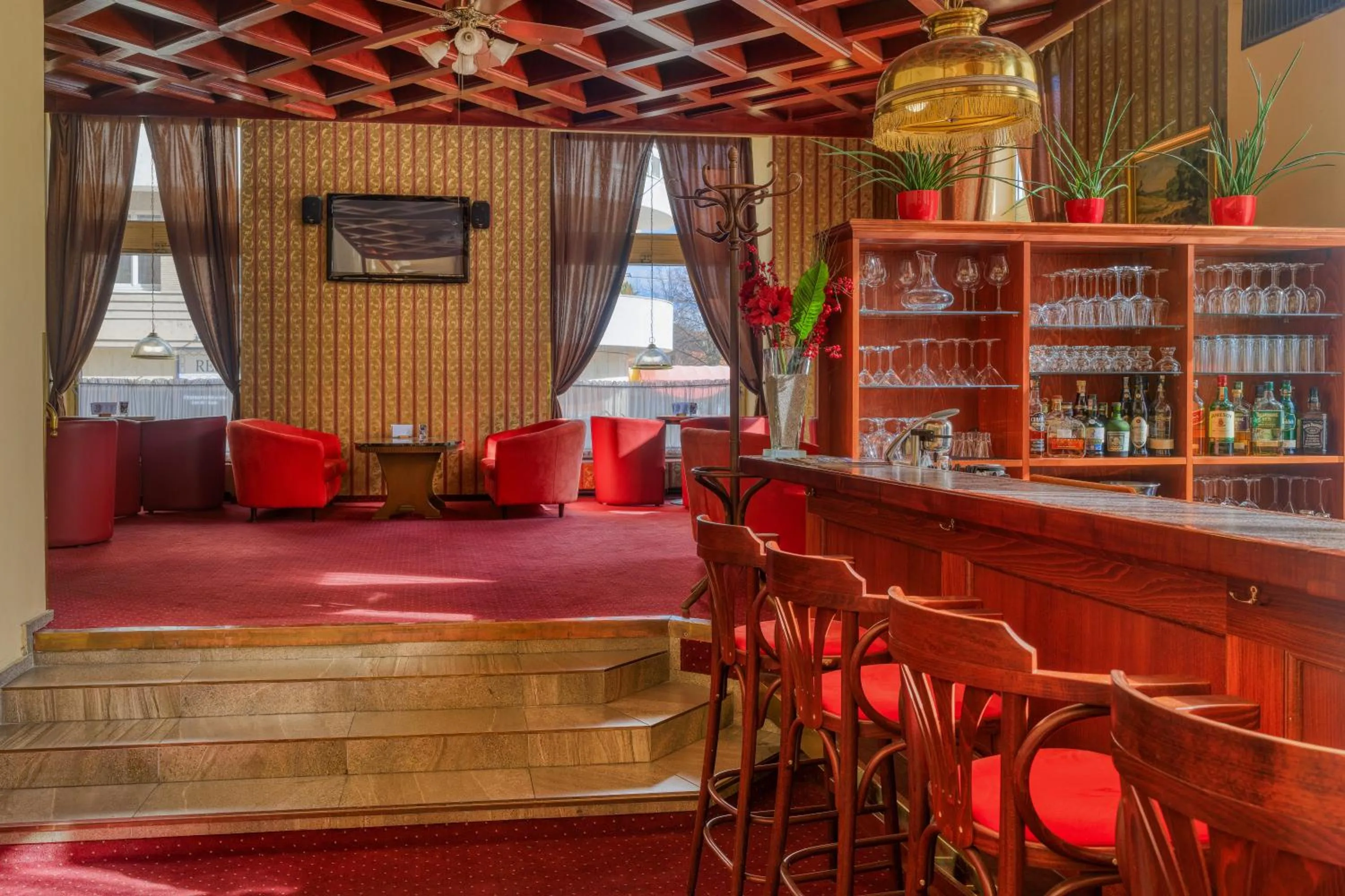 Restaurant/places to eat in Hotel Continental