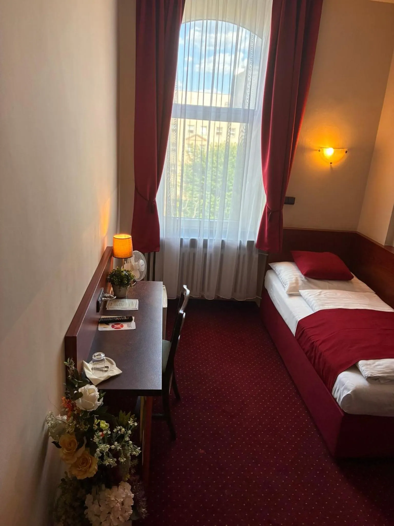 Bed in Hotel Continental