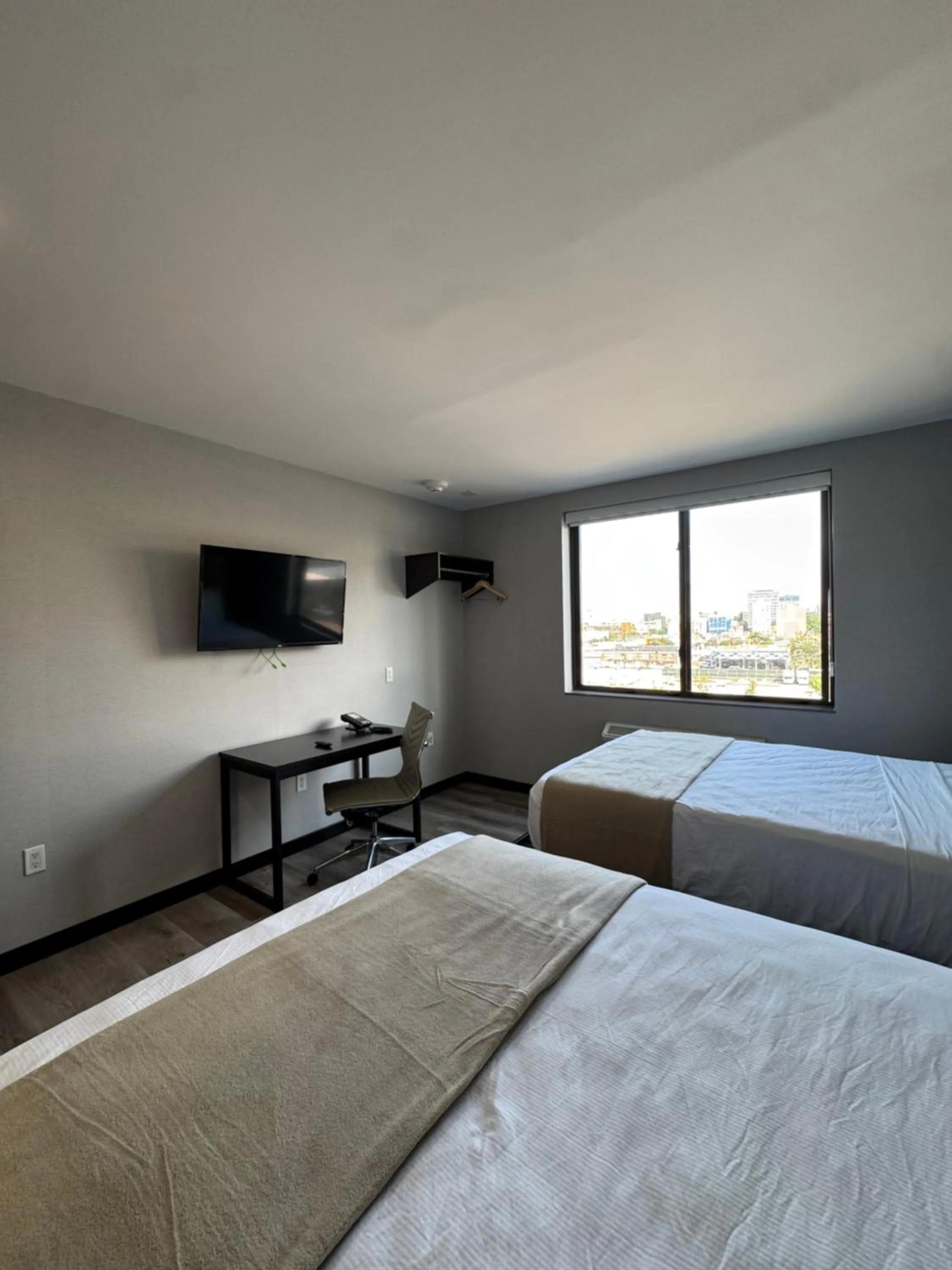 Bed in Hotel The Villa - Long Island City