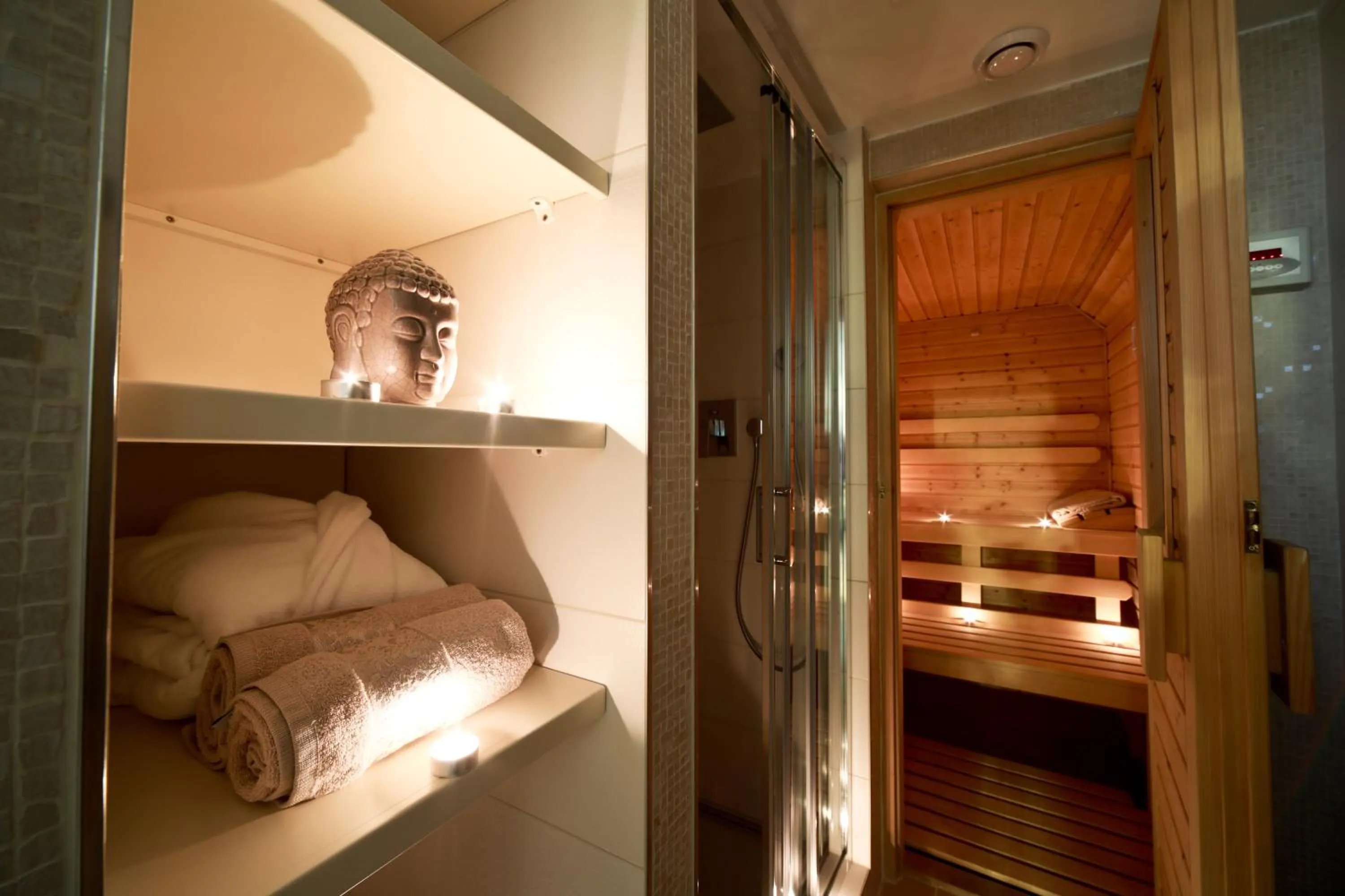Sauna, Bed in Appia Hotel Residences