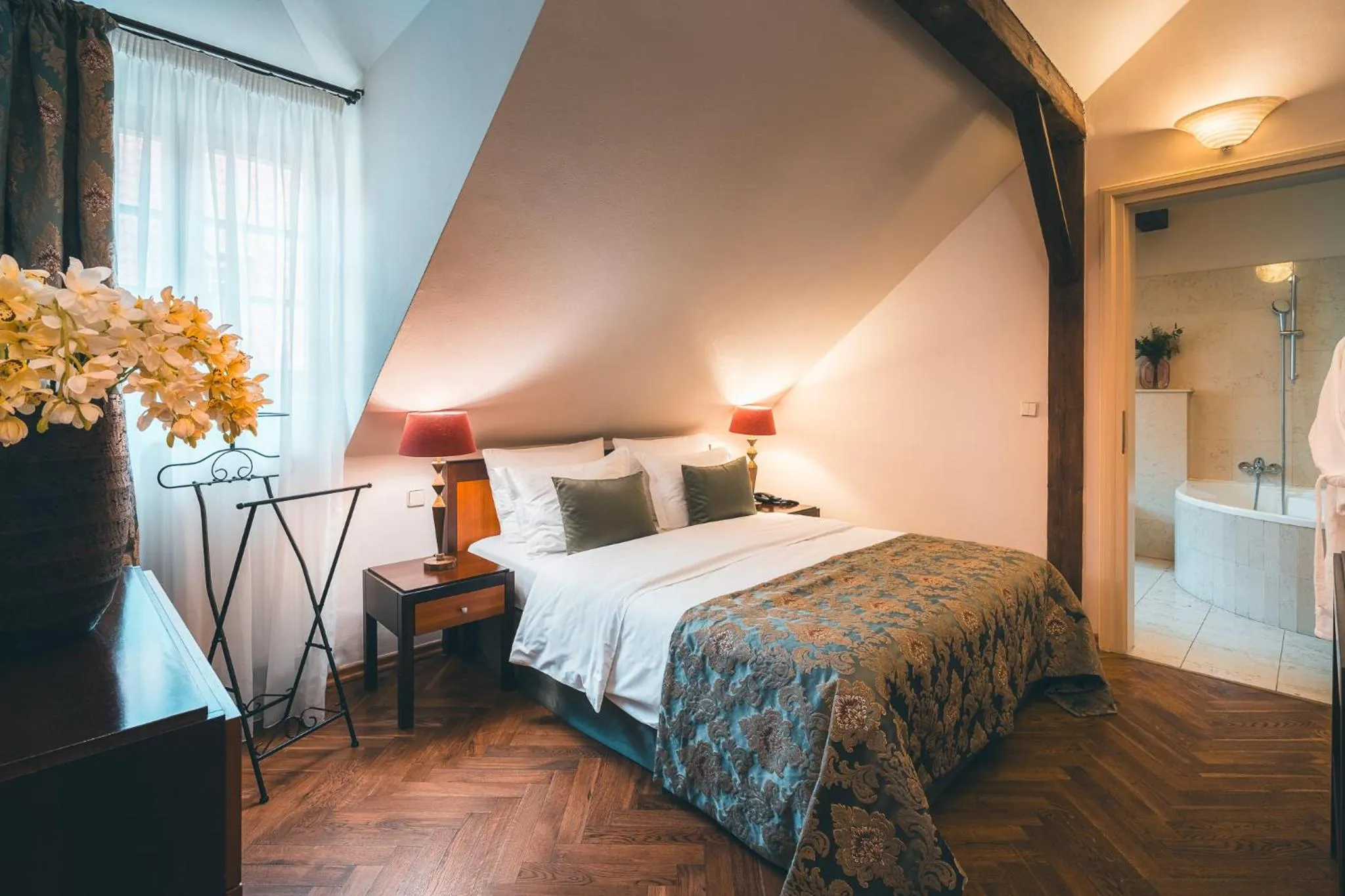 Bathroom, Bed in Appia Hotel Residences